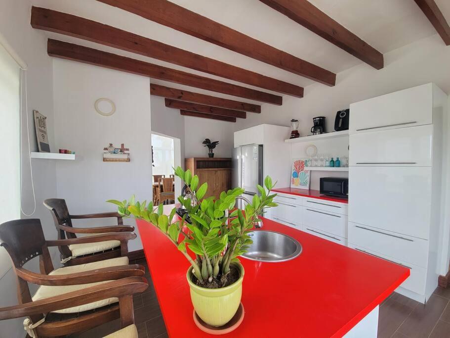 3-Bedroom Home - Raquet Club guest, near Palm Beach