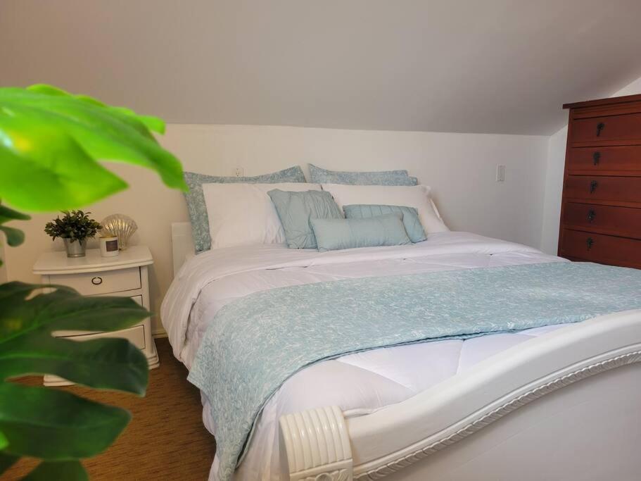 3-Bedroom Home - Raquet Club guest, near Palm Beach