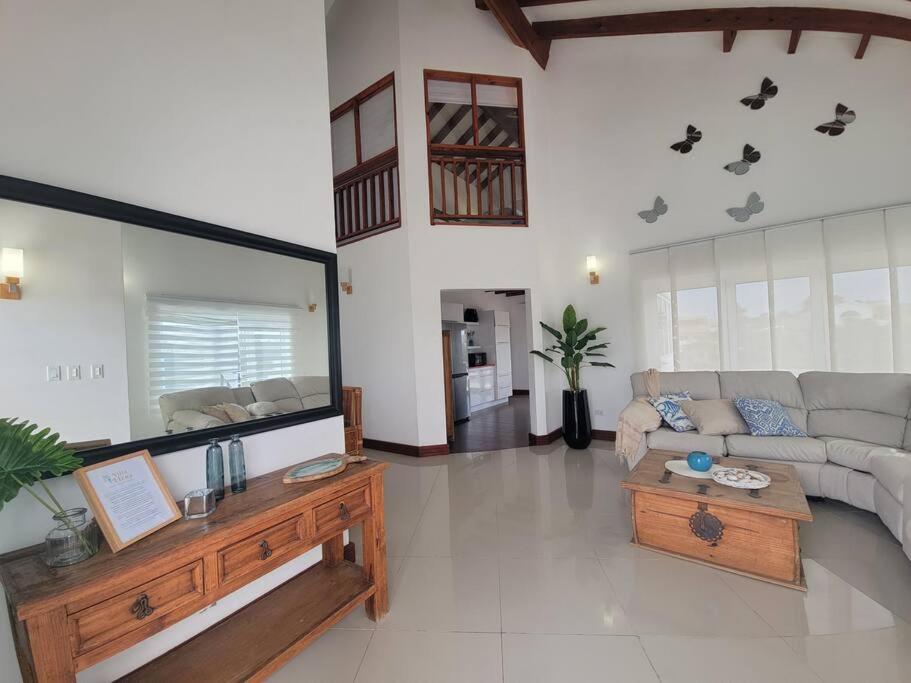 3-Bedroom Home - Raquet Club guest, near Palm Beach