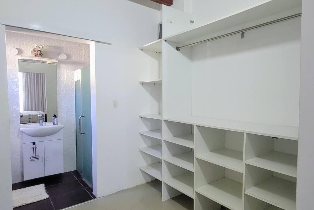 3-Bedroom Home - Raquet Club guest, near Palm Beach
