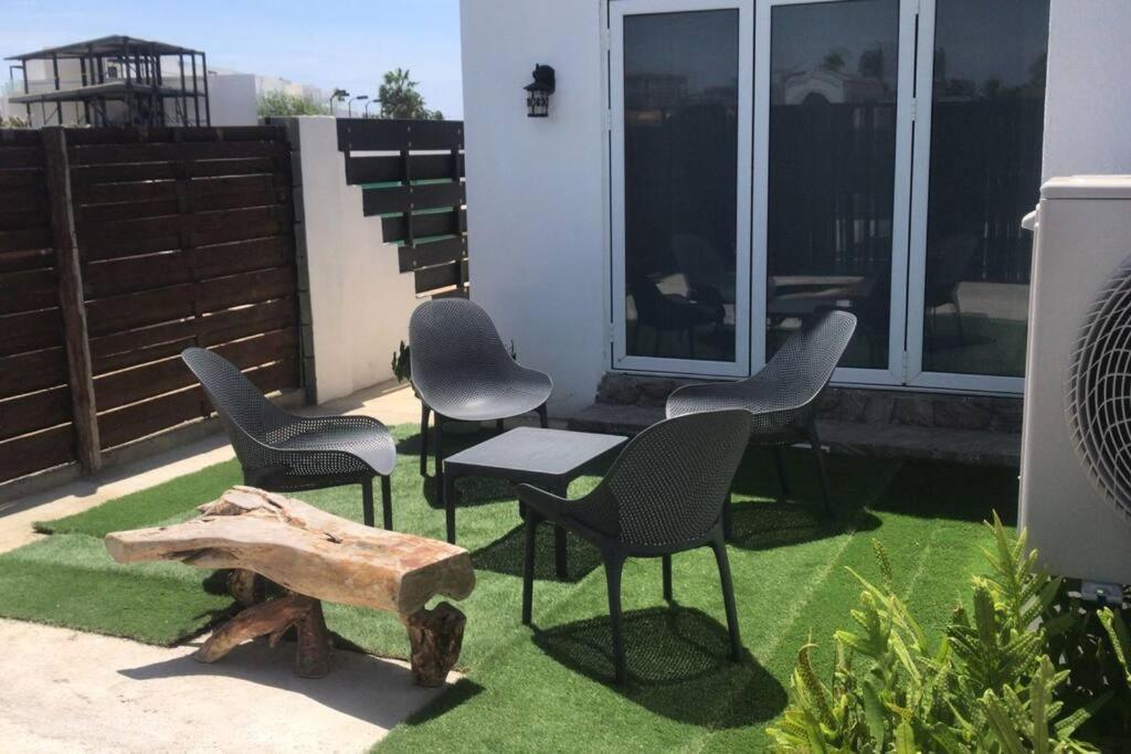 3-Bedroom Home - Raquet Club guest, near Palm Beach