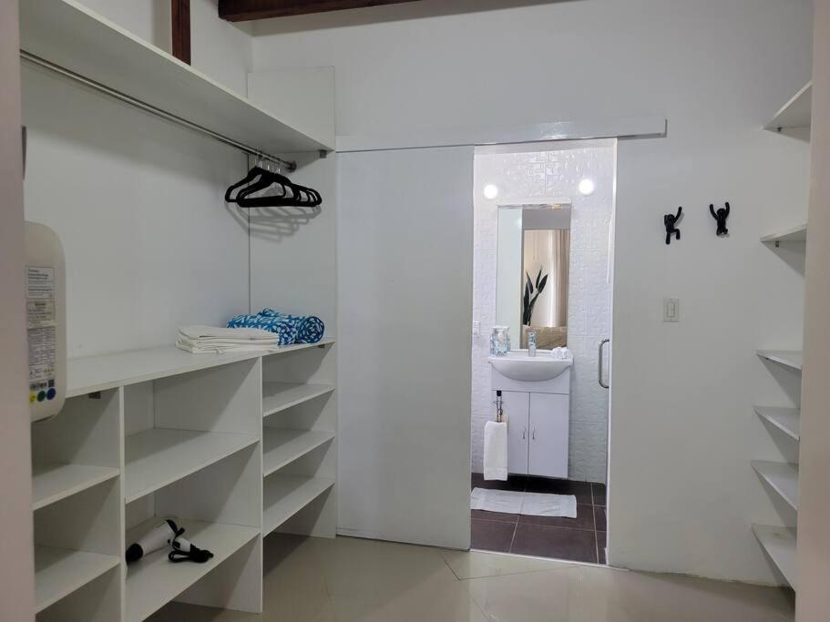 3-Bedroom Home - Raquet Club guest, near Palm Beach
