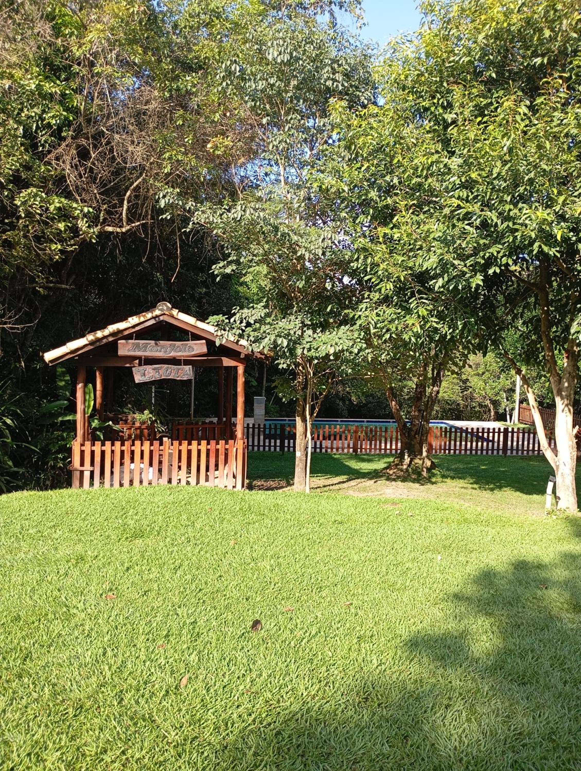 Pousada e Camping Claro Casa de Pedra de Delfinópolis -MG