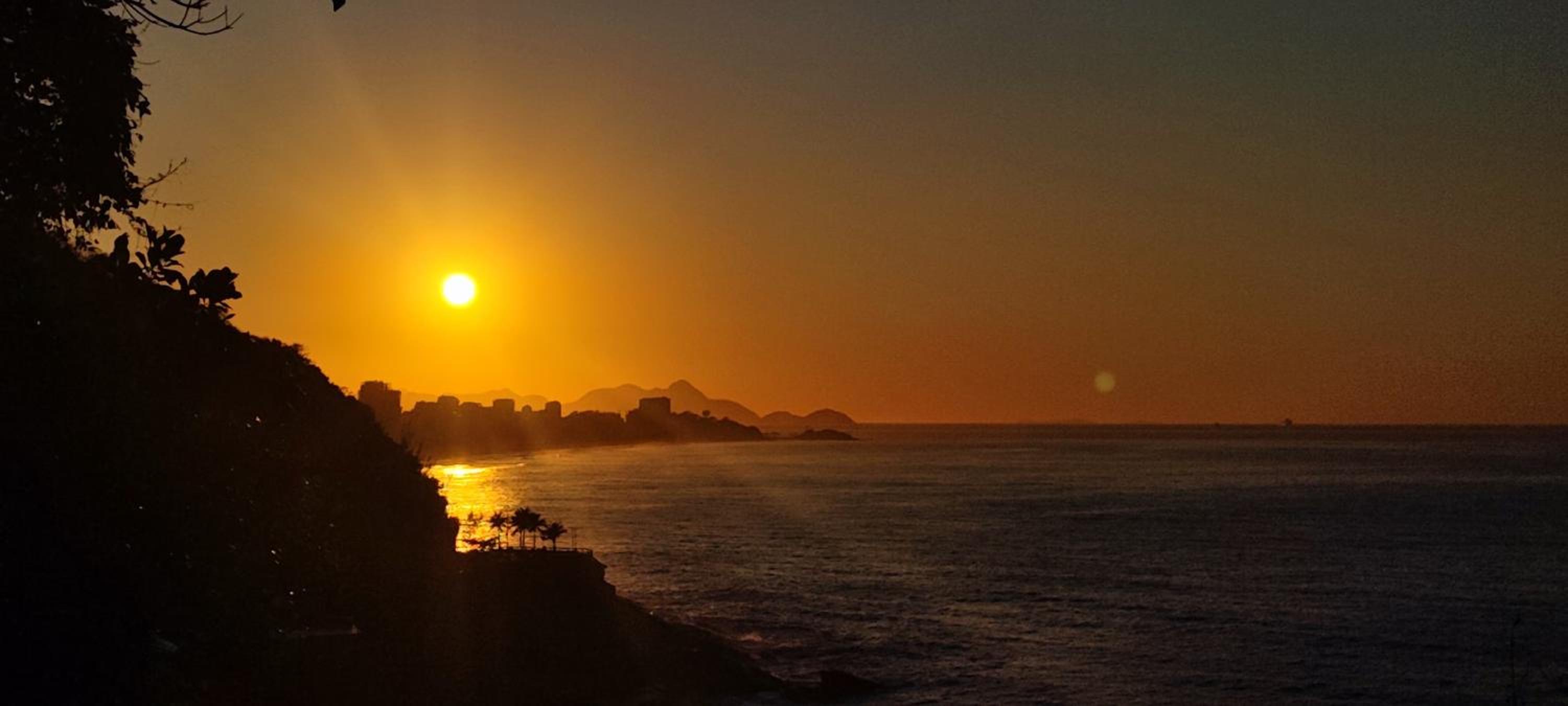 Ocean View House of Zepp - Good neighbourhood, 5 minute walk to the beach, stunning sunrise views