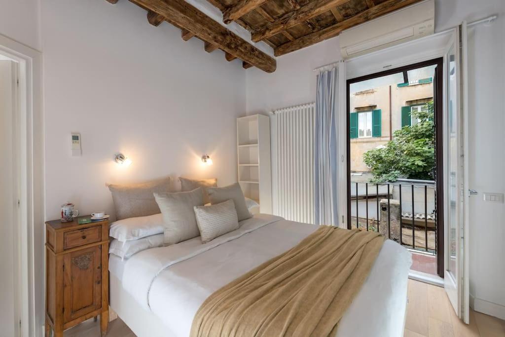 NEW! Design apartment 2 min from Spanish Steps