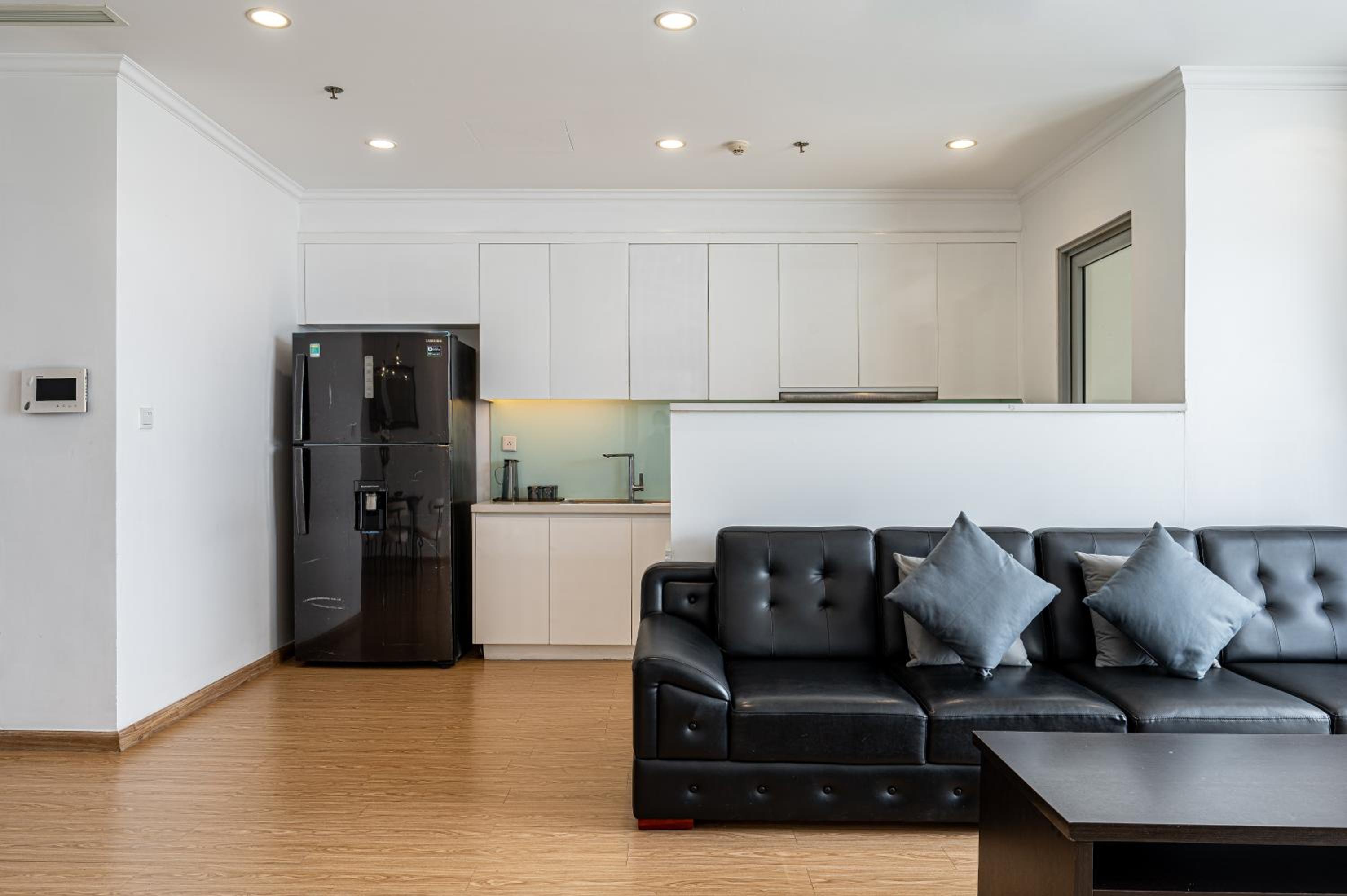 CR Concept Serviced Apartment - Vinhomes and Landmark 81