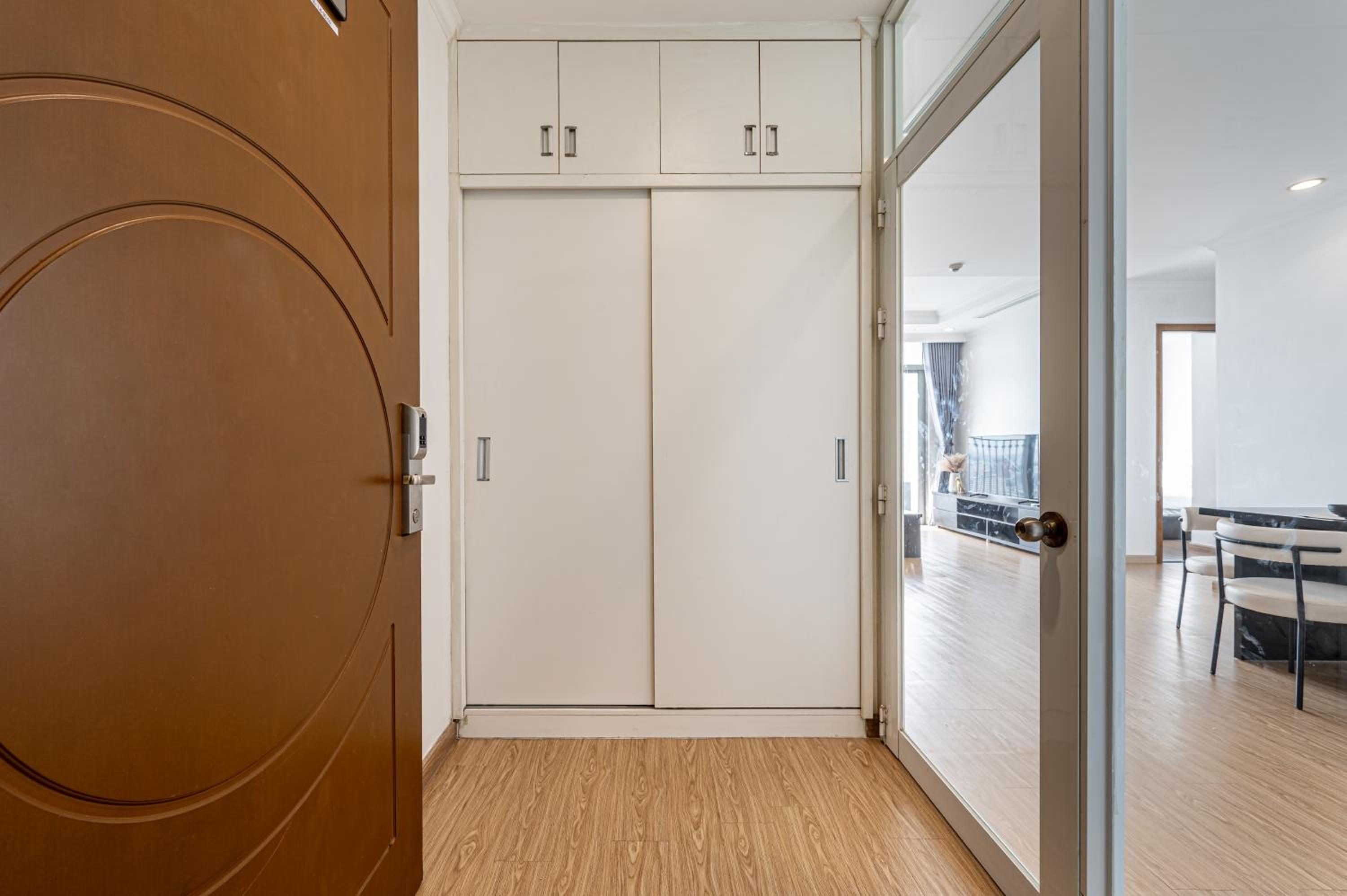 CR Concept Serviced Apartment - Vinhomes and Landmark 81