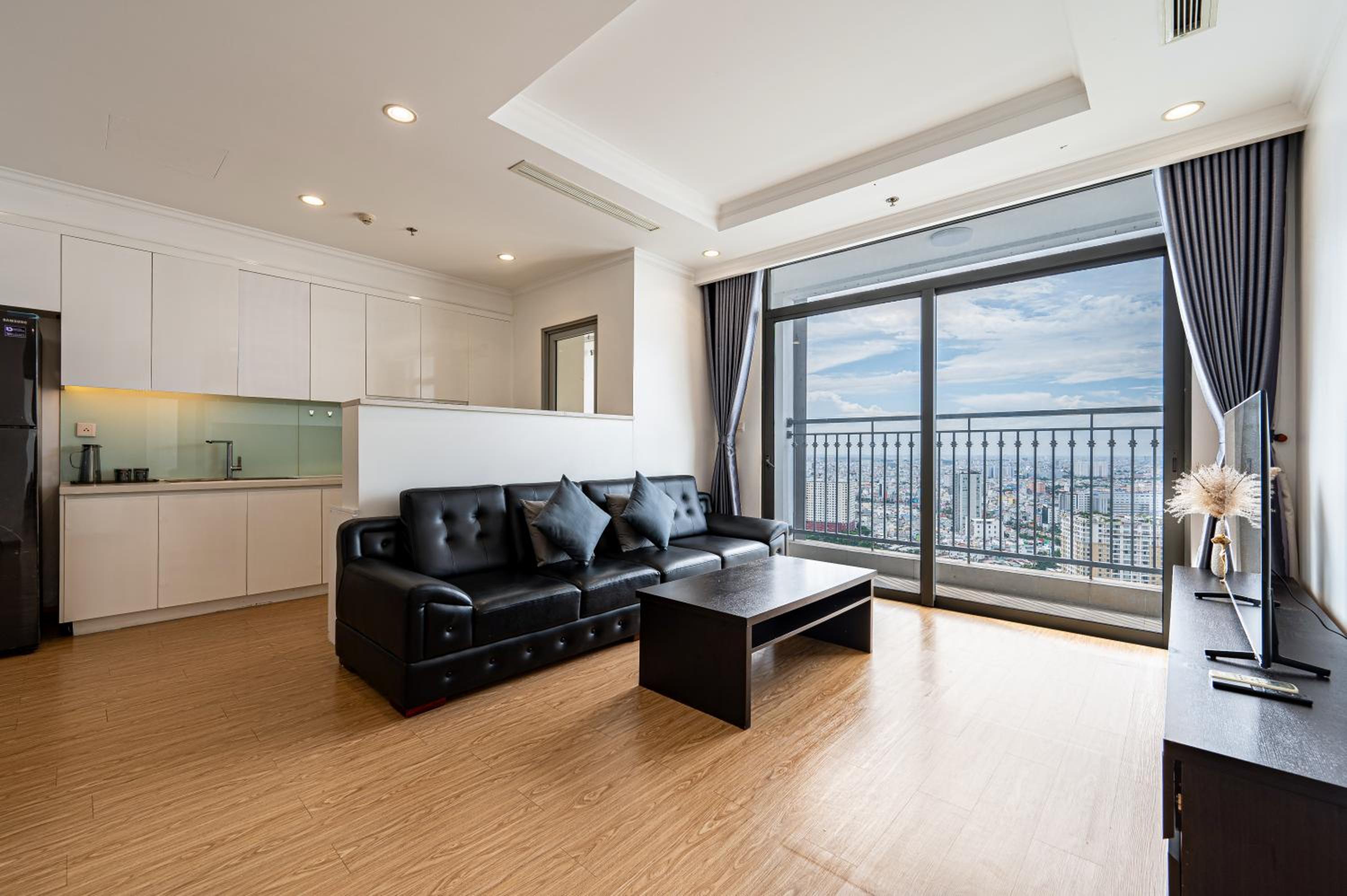 CR Concept Serviced Apartment - Vinhomes and Landmark 81