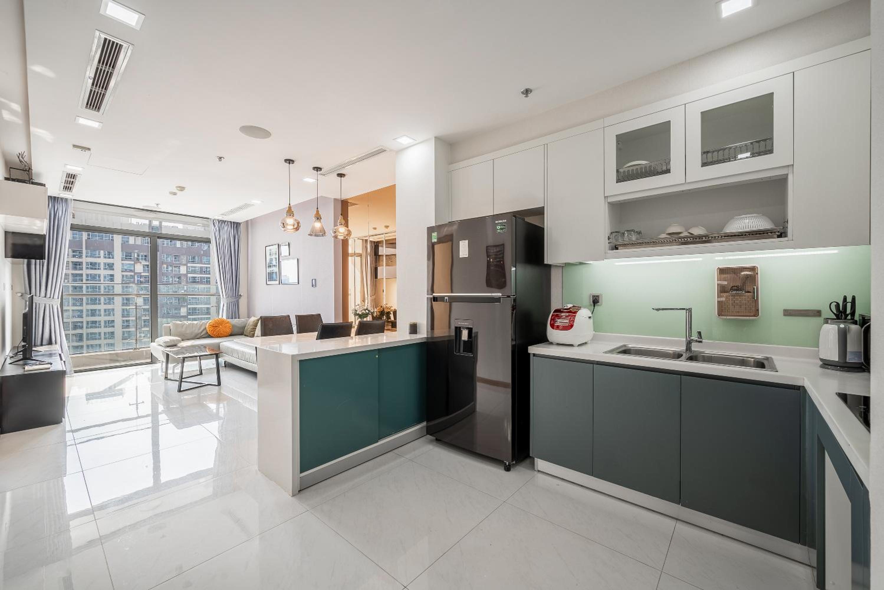 CR Concept Serviced Apartment - Vinhomes and Landmark 81