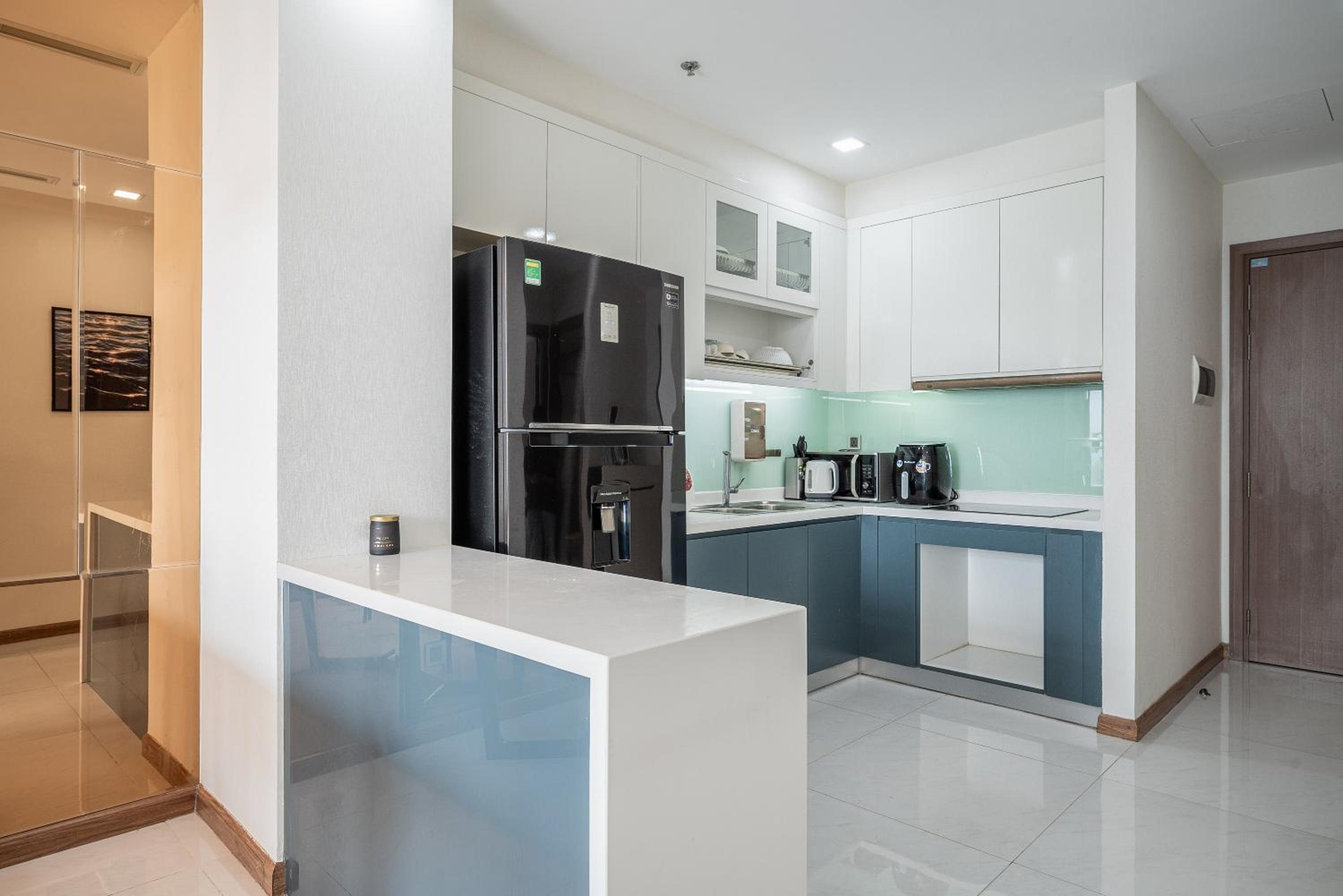 CR Concept Serviced Apartment - Vinhomes and Landmark 81
