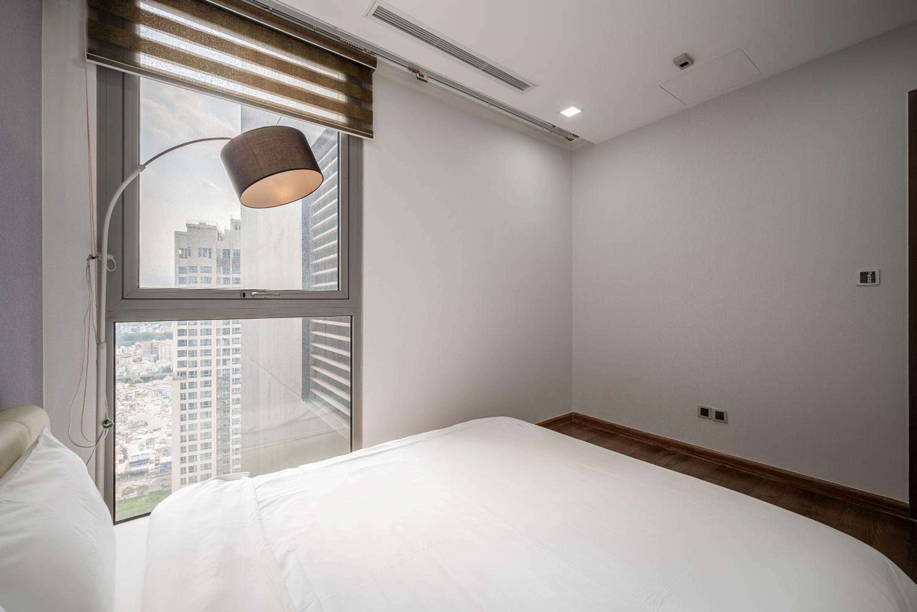 CR Concept Serviced Apartment - Vinhomes and Landmark 81