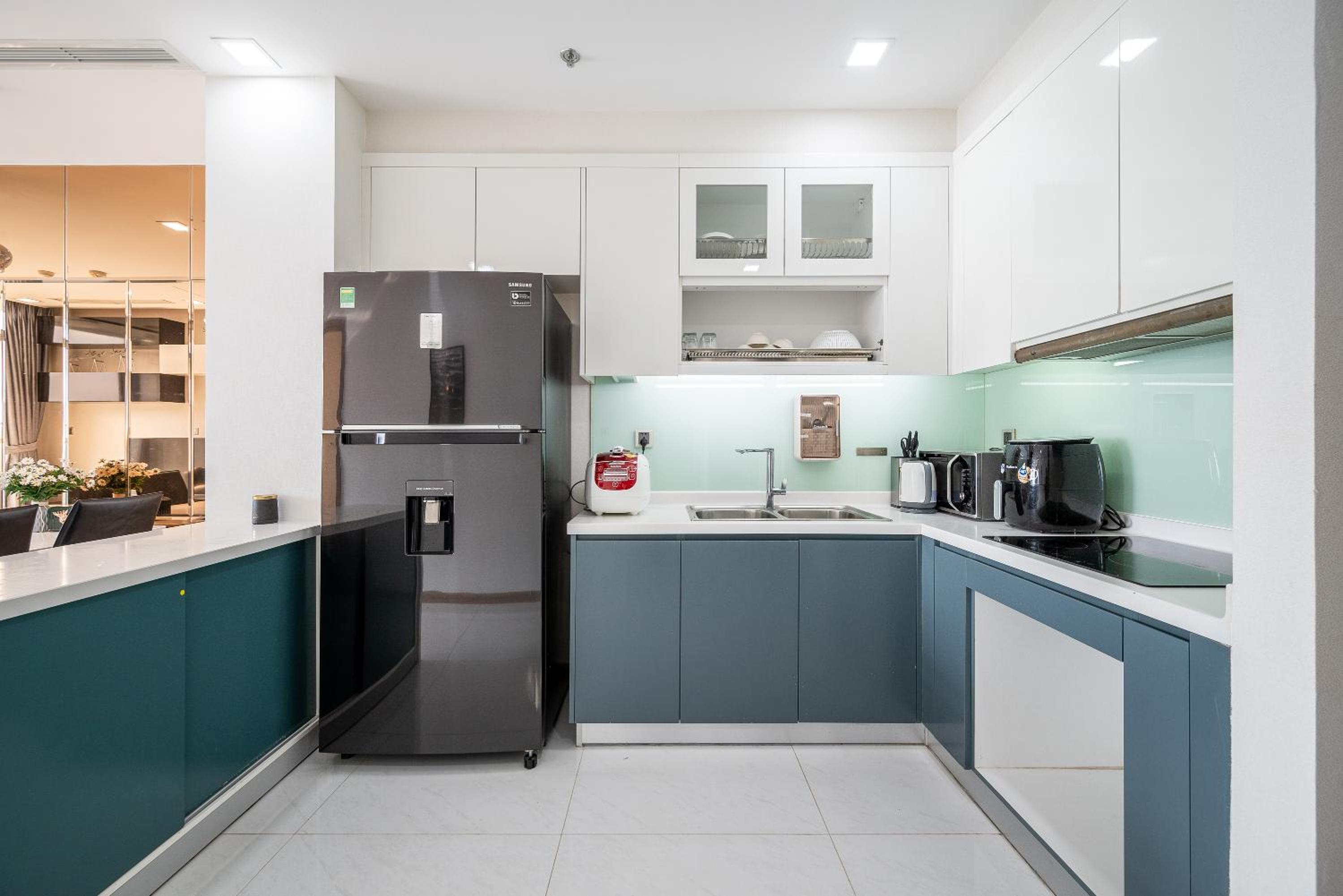 CR Concept Serviced Apartment - Vinhomes and Landmark 81
