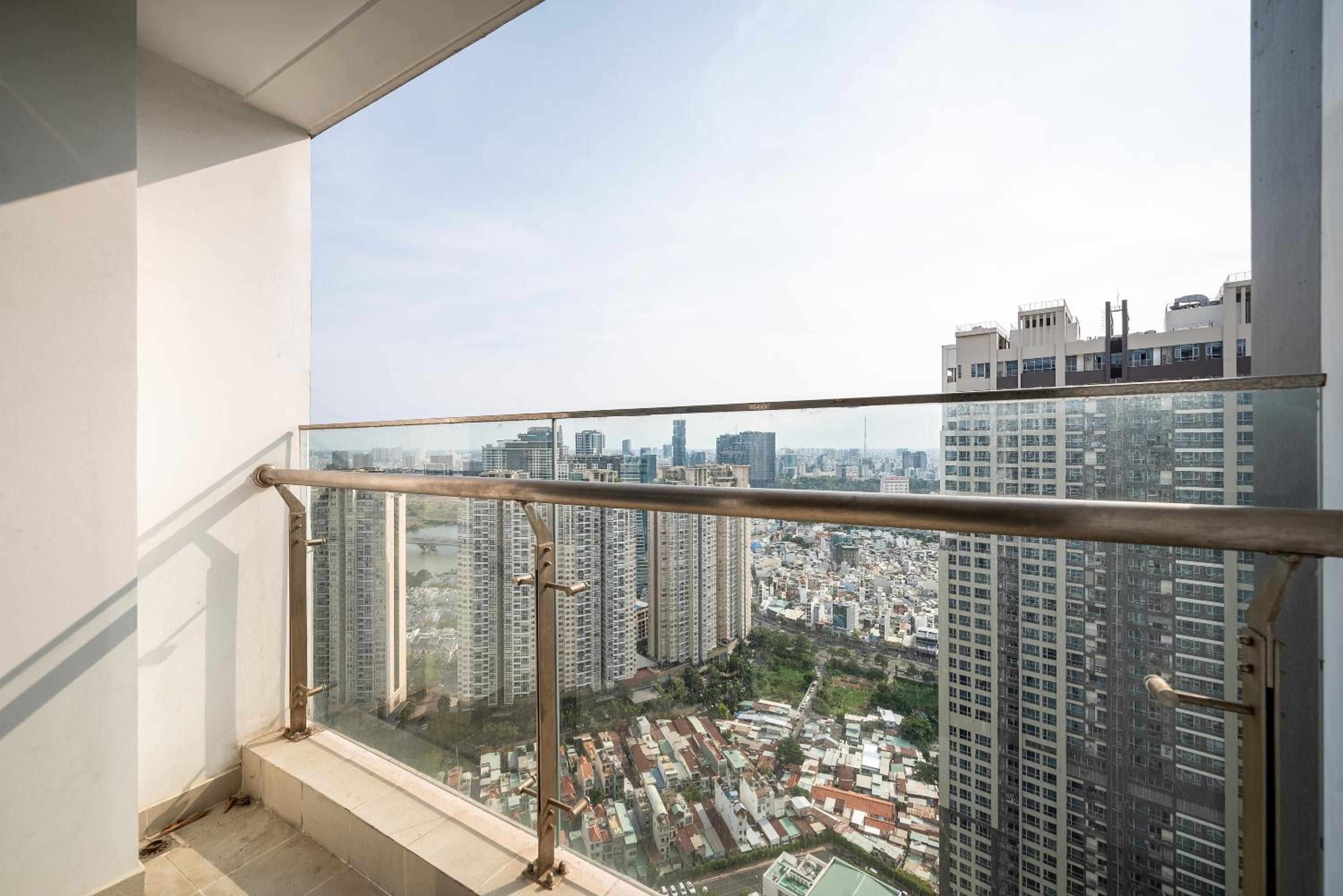 CR Concept Serviced Apartment - Vinhomes and Landmark 81