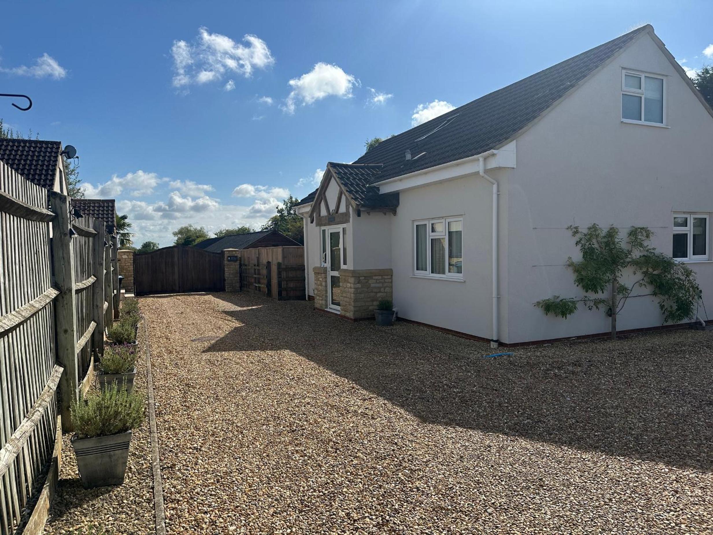 Old Groom's Cottage view 2