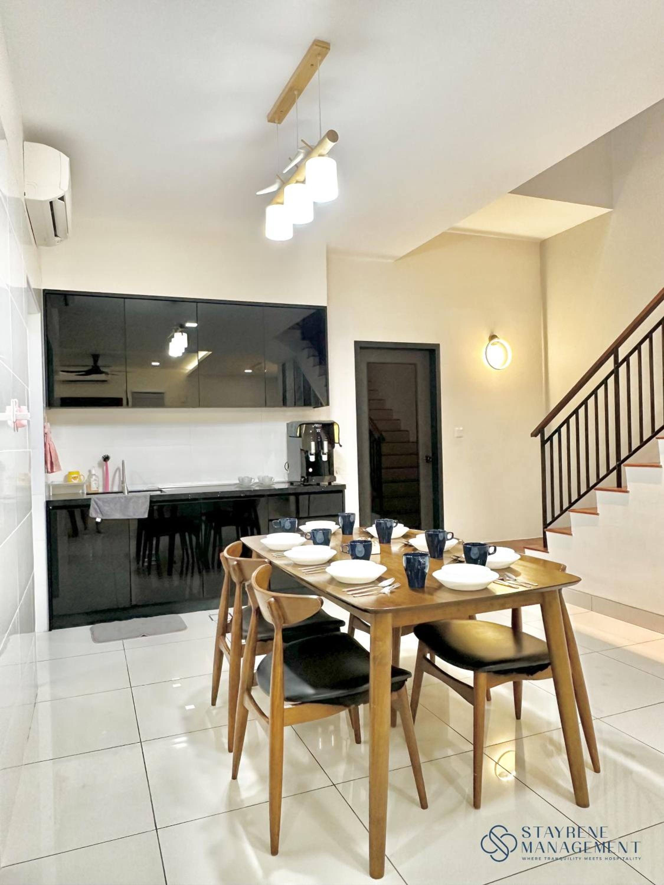 Landed Austin Homestay 11 Pax KTV Mahjong BBQ Glenmarie by Stayrene