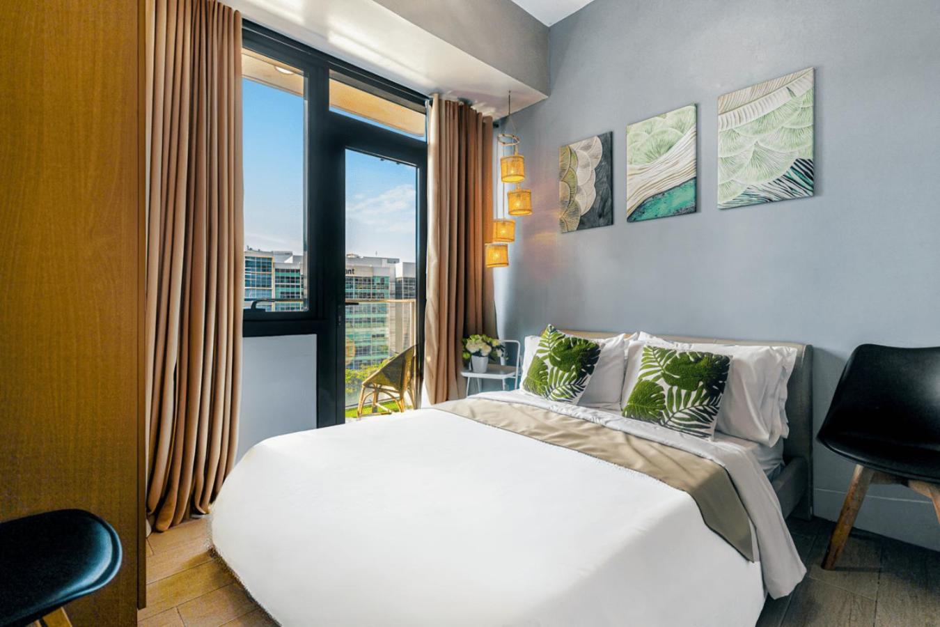 Luxury 3BR Near Airport Terminal 3 Beside Venice Mall Fast WiFi Free Pool and Gym view 2