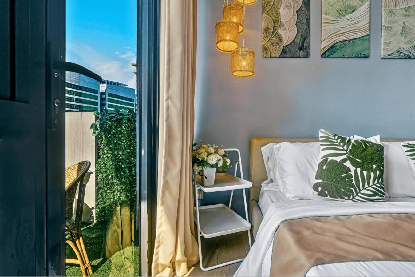 Luxury 3BR Near Airport Terminal 3 Beside Venice Mall Fast WiFi Free Pool and Gym view 4
