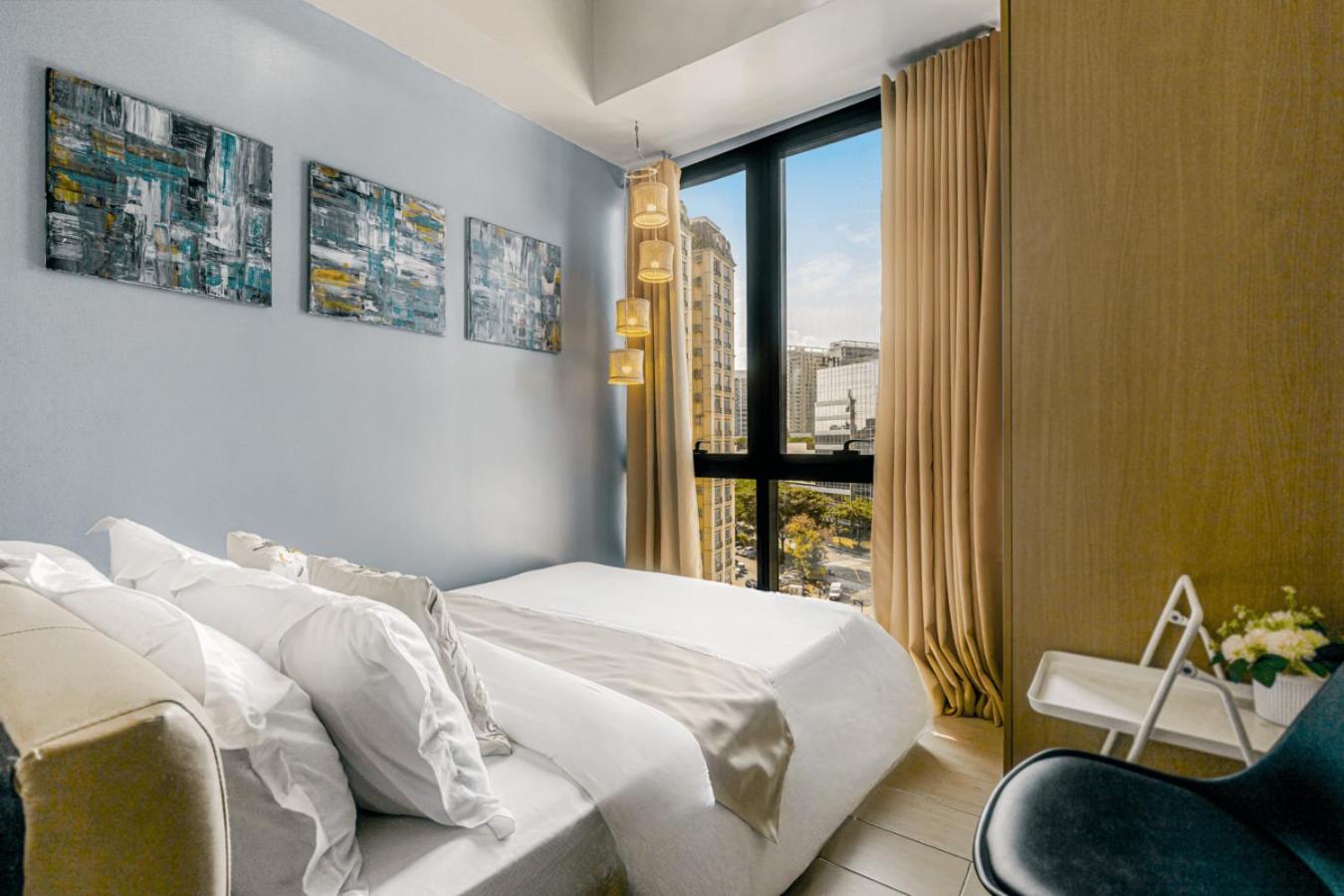 Luxury 3BR Near Airport Terminal 3 Beside Venice Mall Fast WiFi Free Pool and Gym view 5