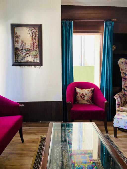 Dawn Suite - 1 BR in mussoorie with fireplace by Homeyhuts view 5