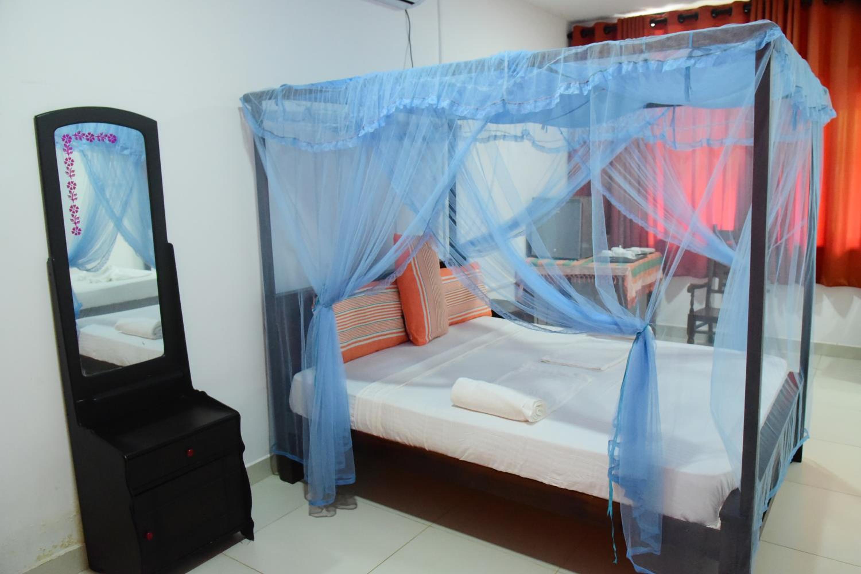 Hikka urban rest view 5