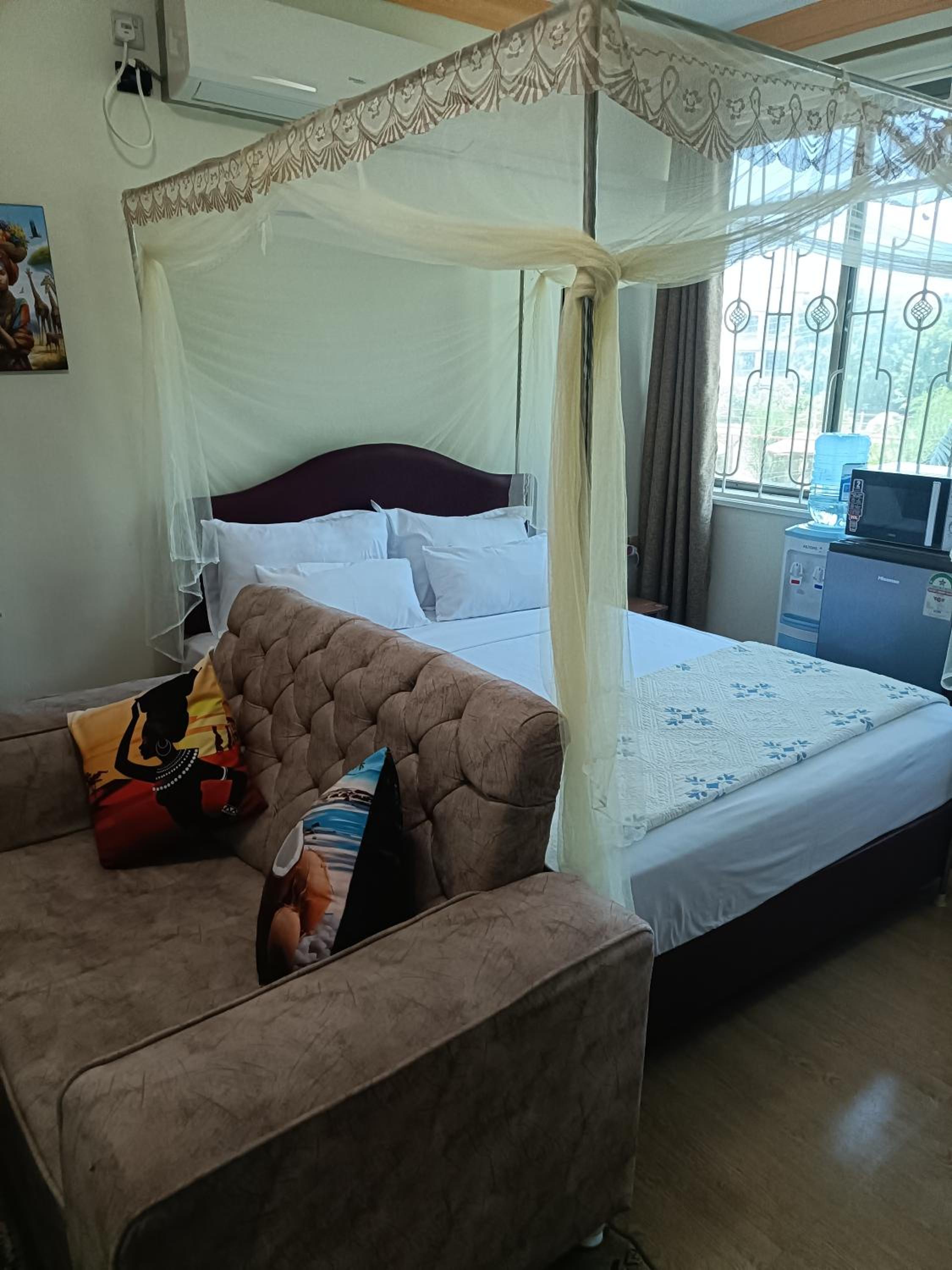 Lena's Studio Apartment