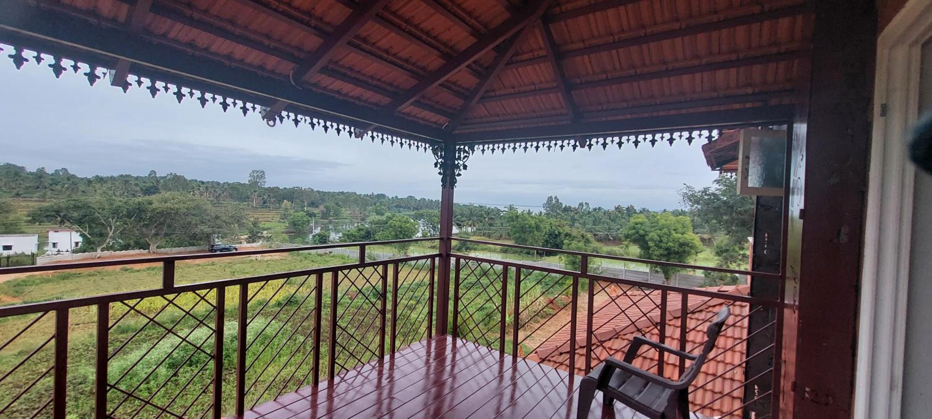 JSK eco and pet-friendly farmhouse, next to kaveri backwaters view 2