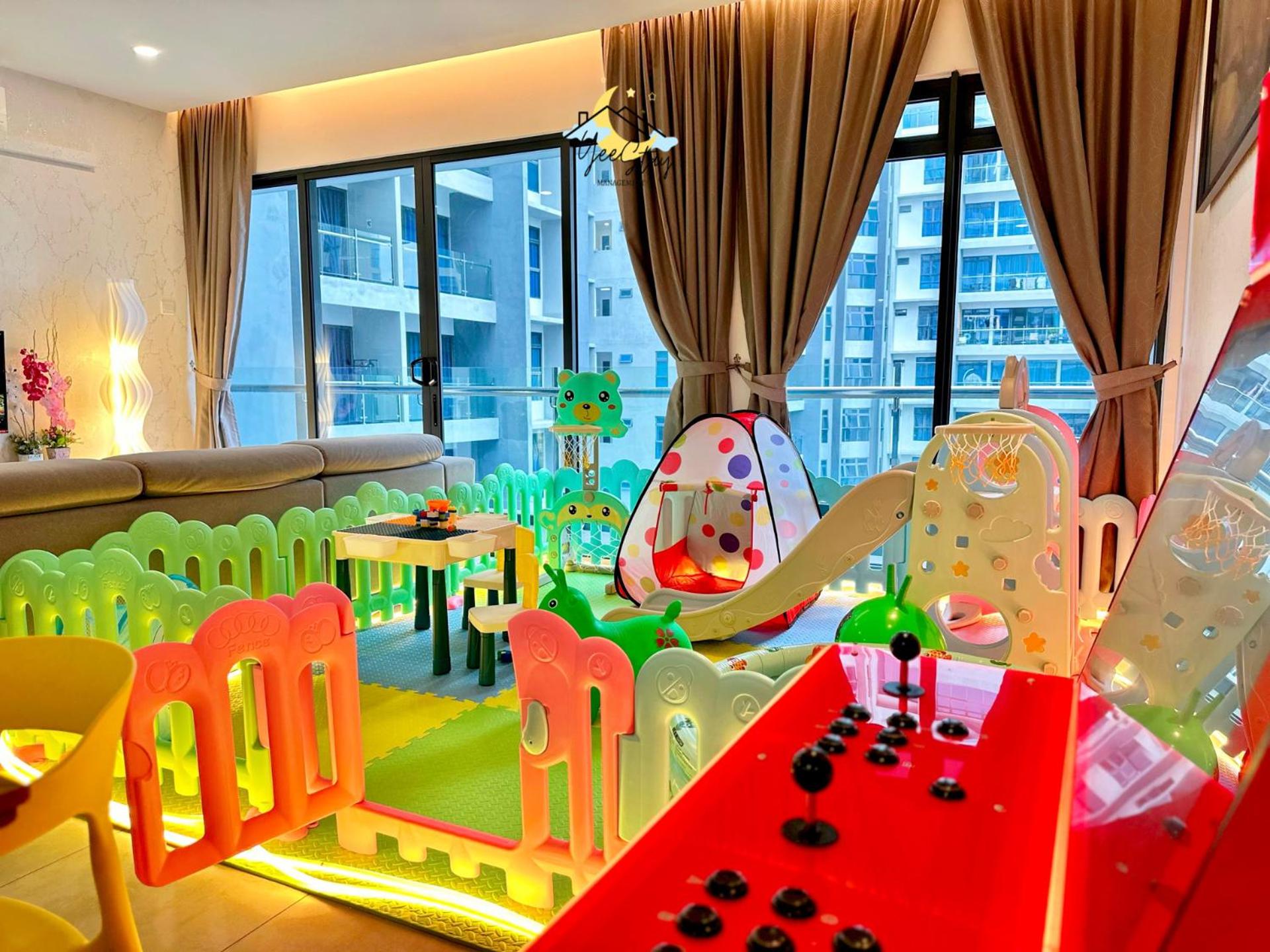 Atlantis 8-12pax/Netflix/Video game/5min to Jonker photo 2