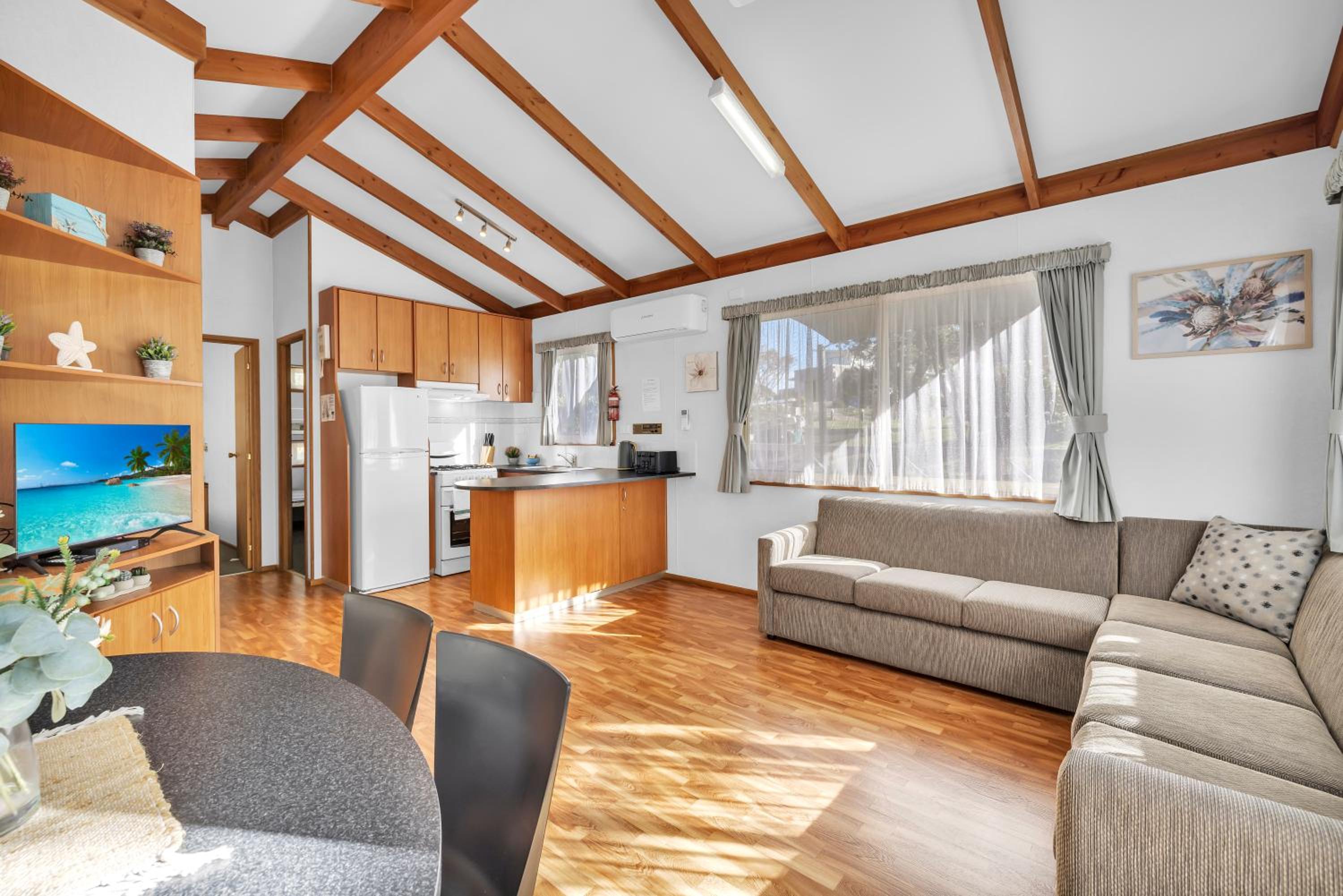 Metung Holiday Villas