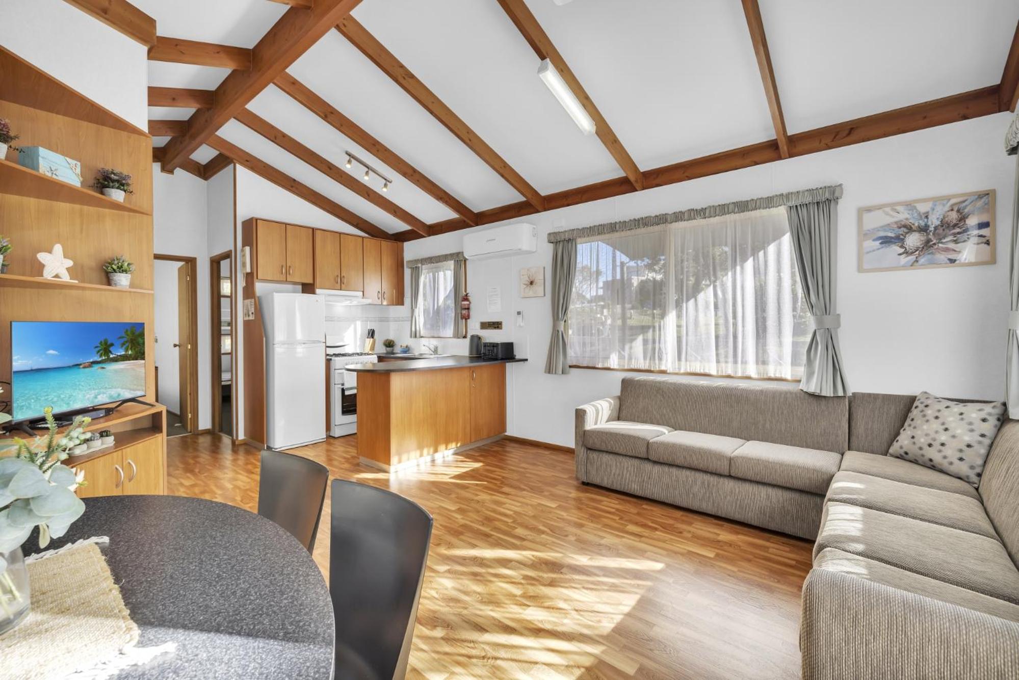 Metung Holiday Villas