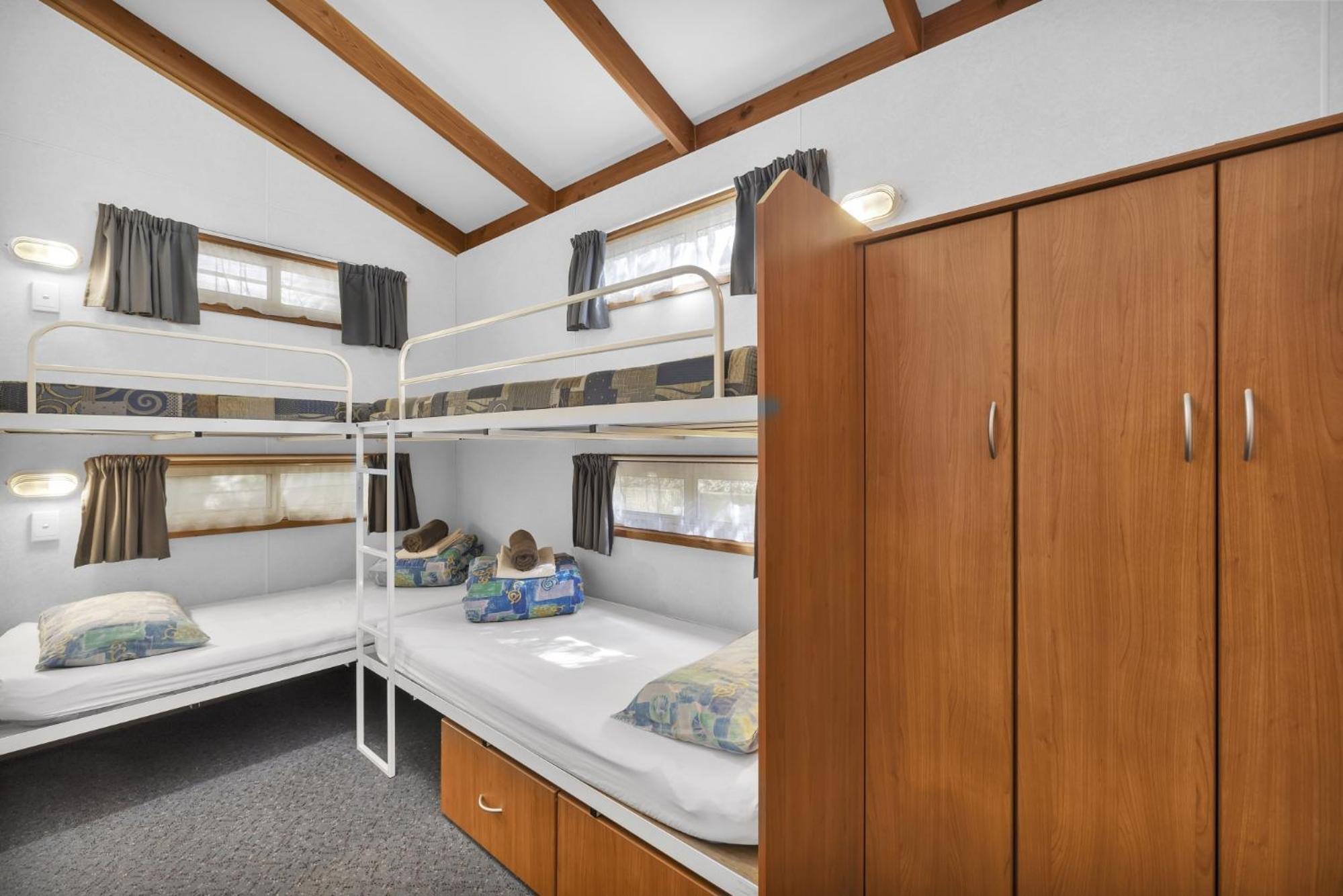 Metung Holiday Villas