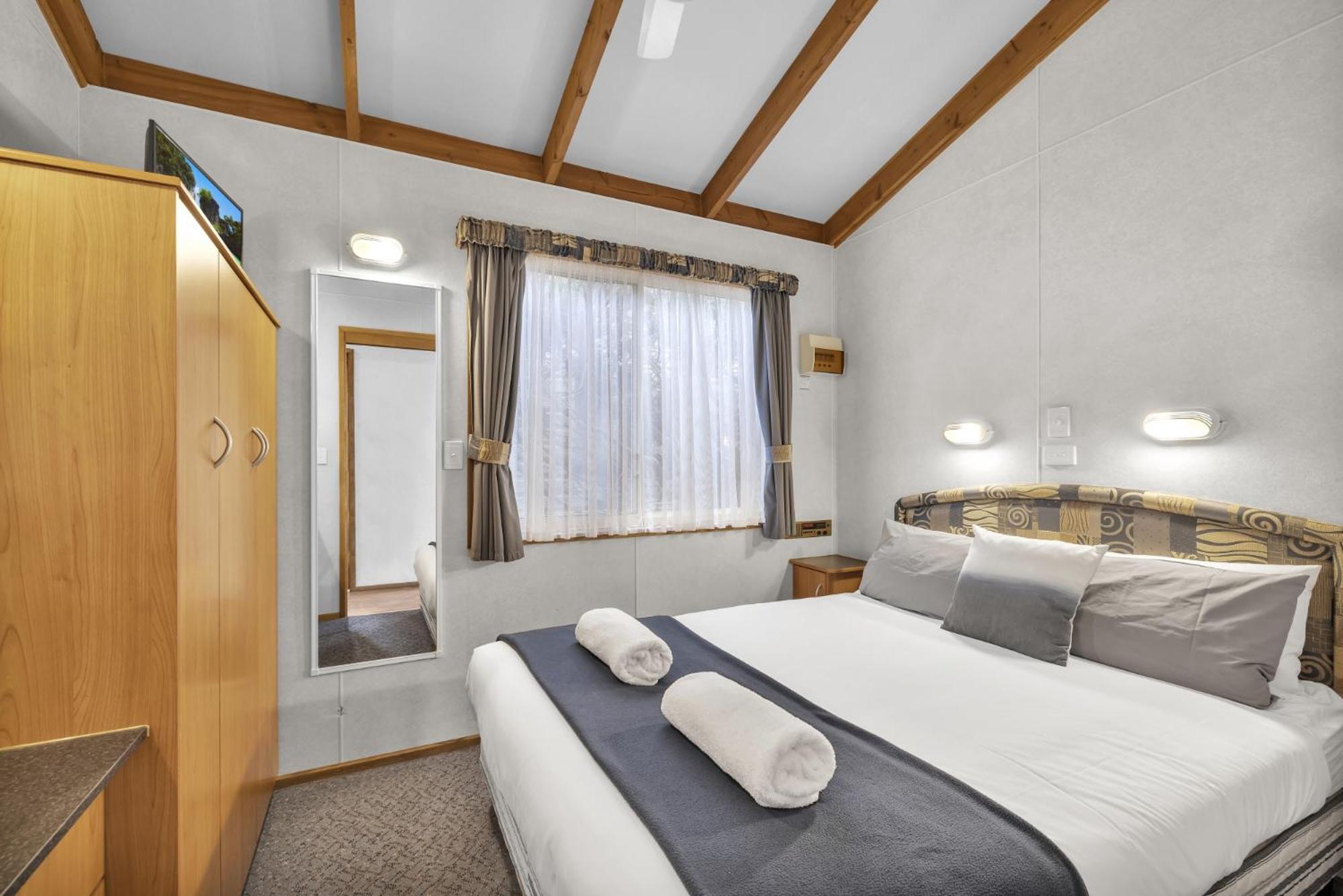 Metung Holiday Villas