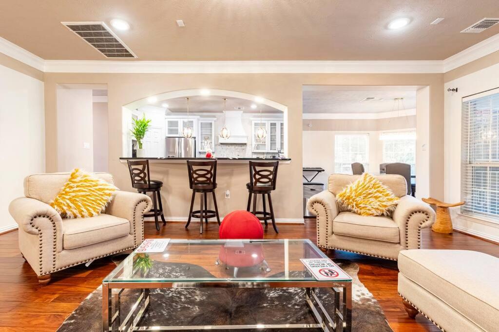 AFRA Home with huge garden Houston, Texas