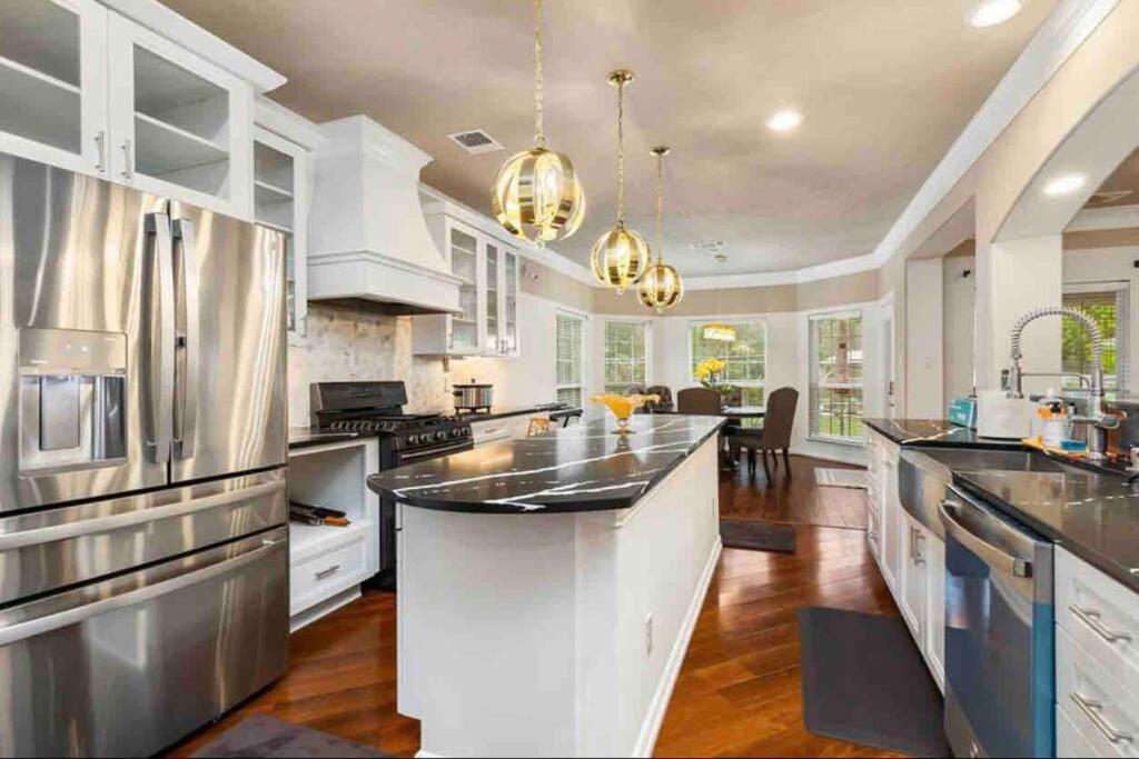 AFRA Home with huge garden Houston, Texas