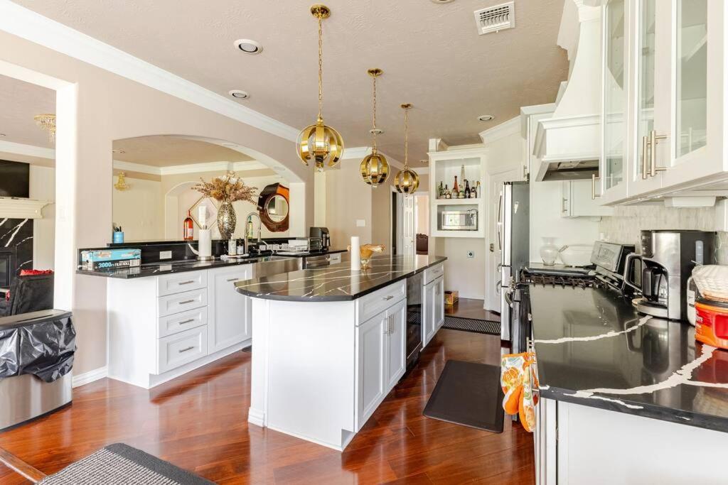 AFRA Home with huge garden Houston, Texas