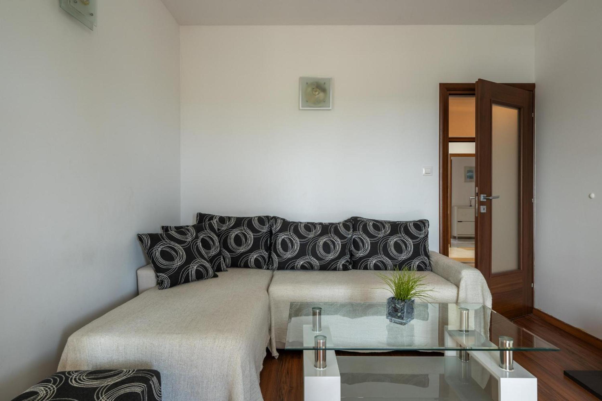 Apartments Heidi with shared Pool view 3