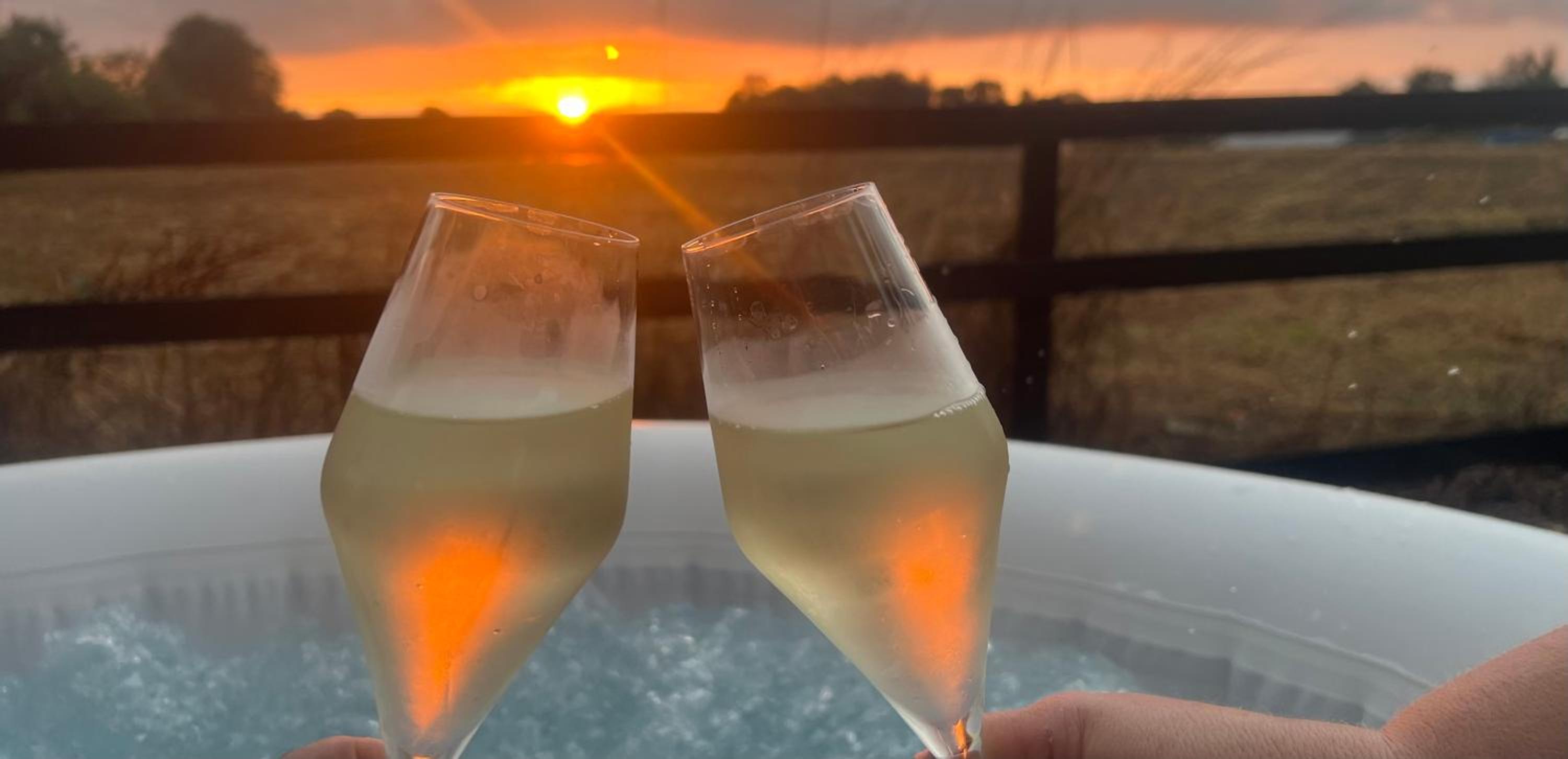 Hotel Lavender Lodge - Pool And Hot Tub With Sunset Views Over Open Fields