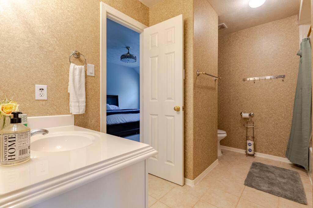 AFRA Home with huge garden Houston, Texas