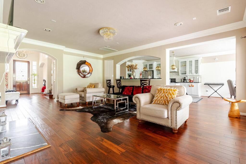 AFRA Home with huge garden Houston, Texas