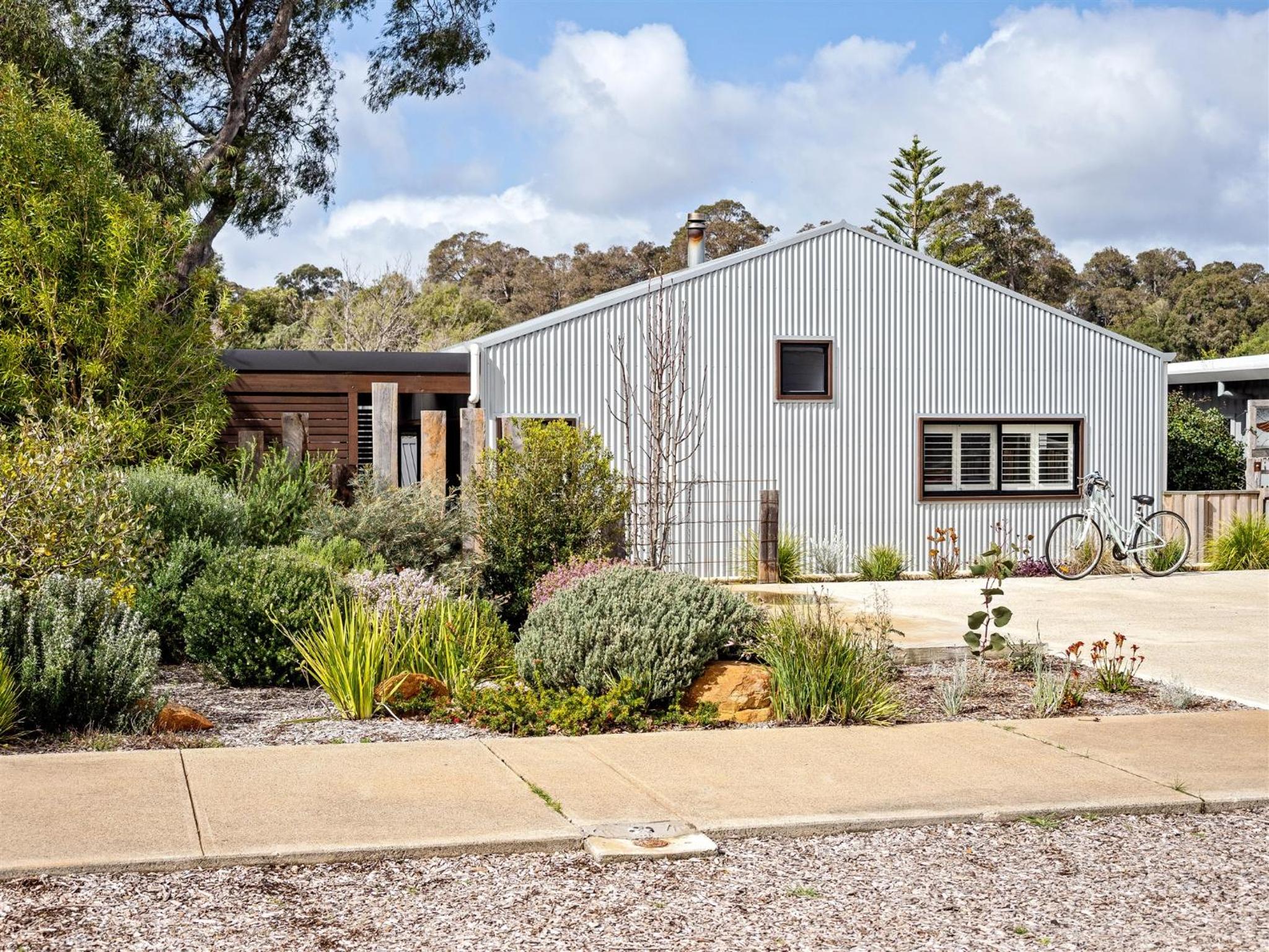 Trailside Retreat