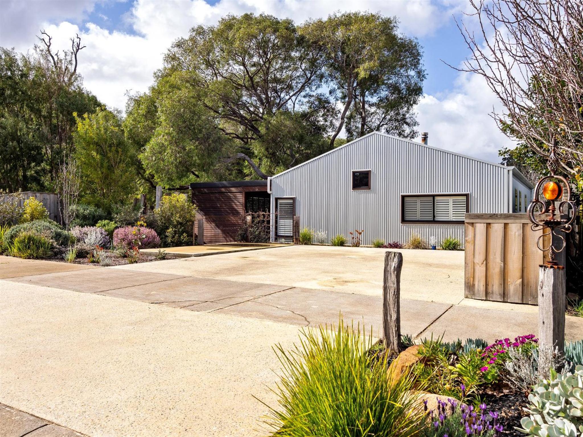 Trailside Retreat