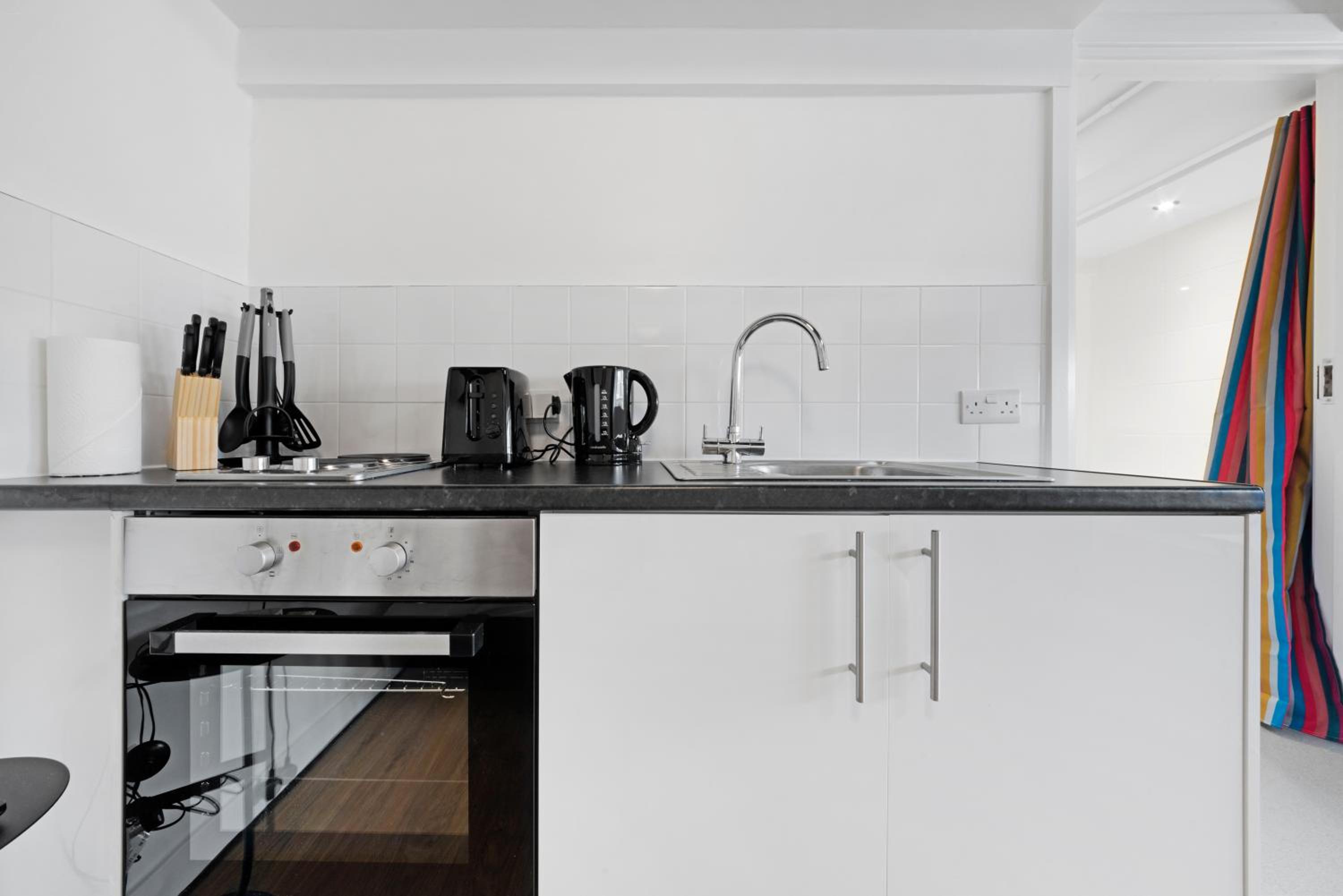 Archway Station Studio - inexpensive pied-à-terre view 5