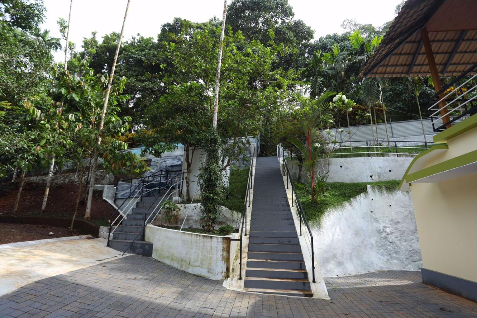 Karingens Resort