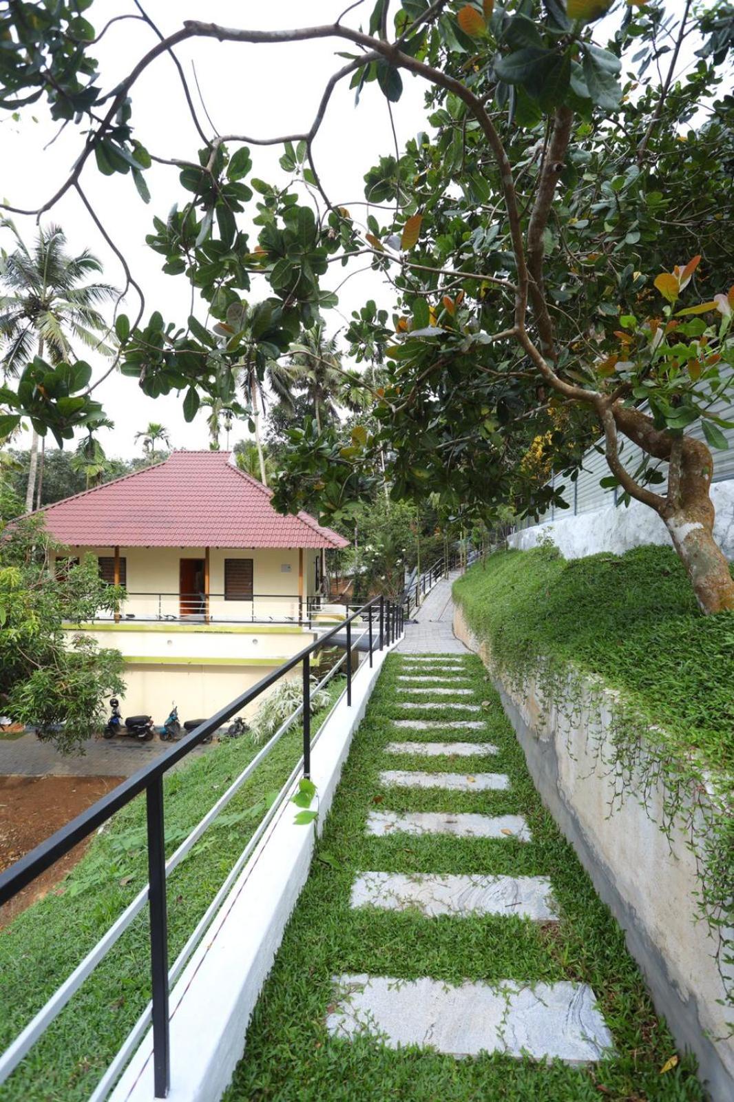 Karingens Resort