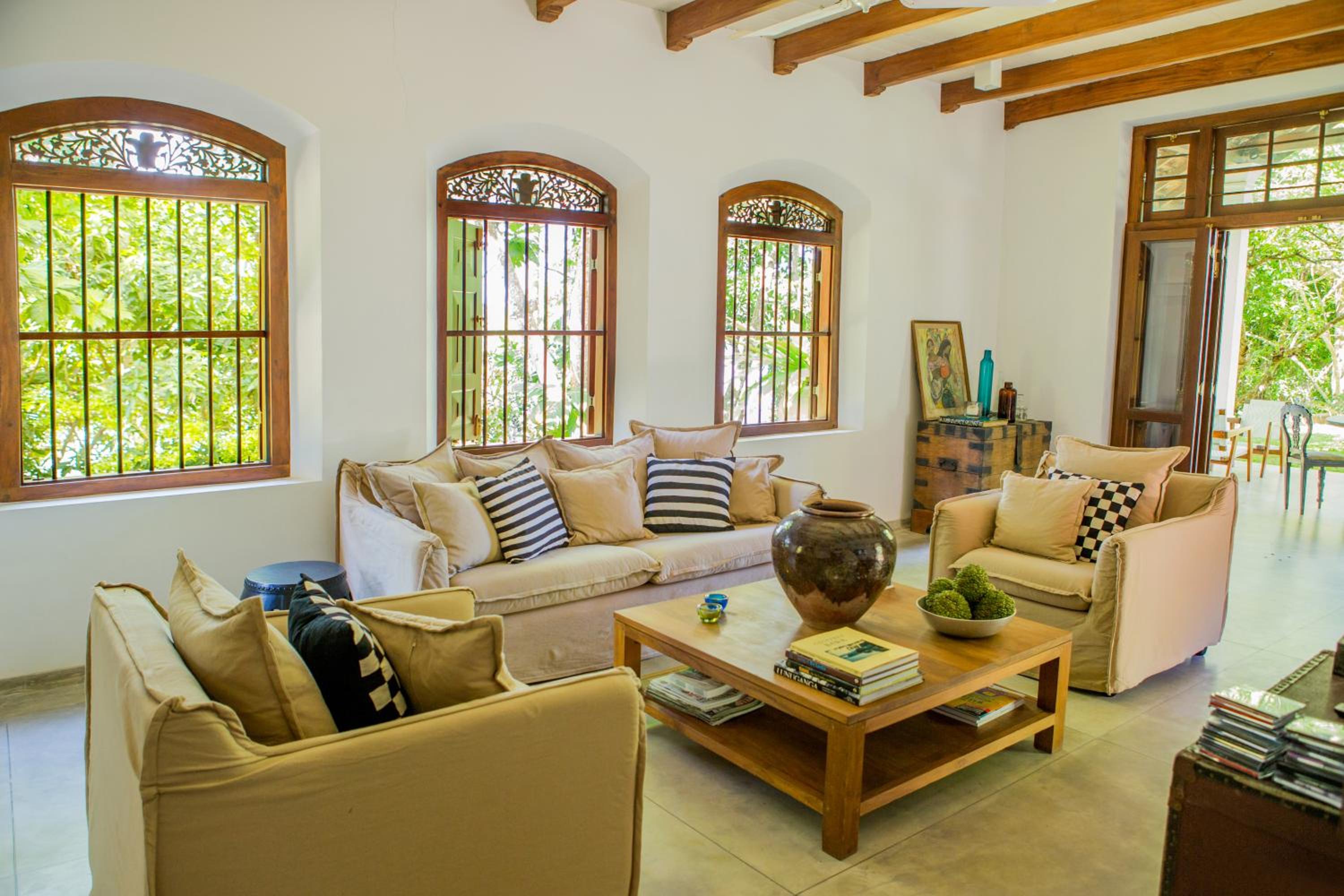 MO River House Luxury Villa
