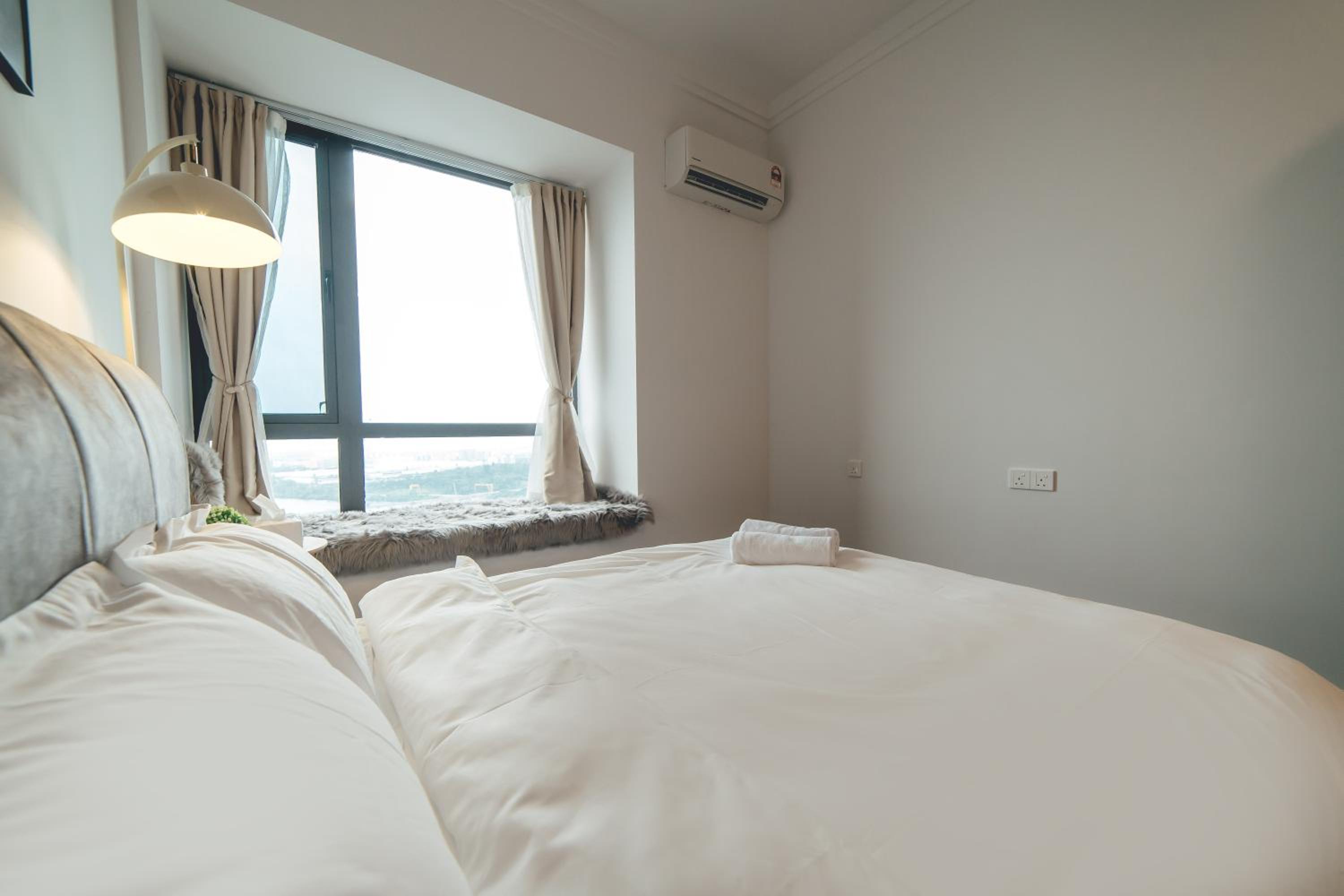 R&F Princess Sea Breeze 3BR w Balcony 5mins CIQ