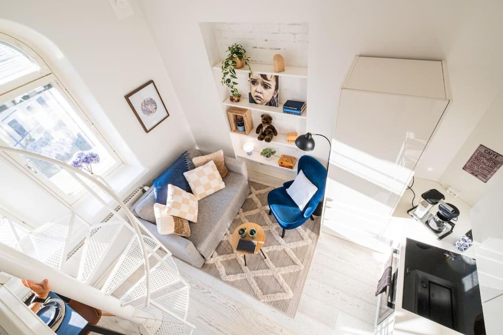 Central Lux Condo In Downtown