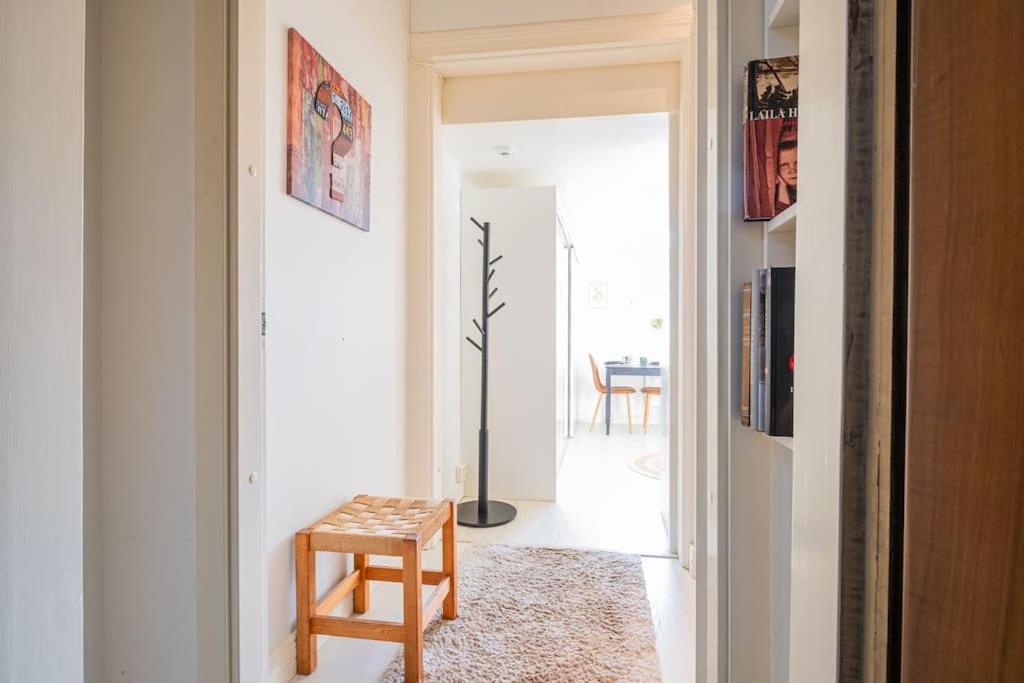 Central Lux Condo In Downtown
