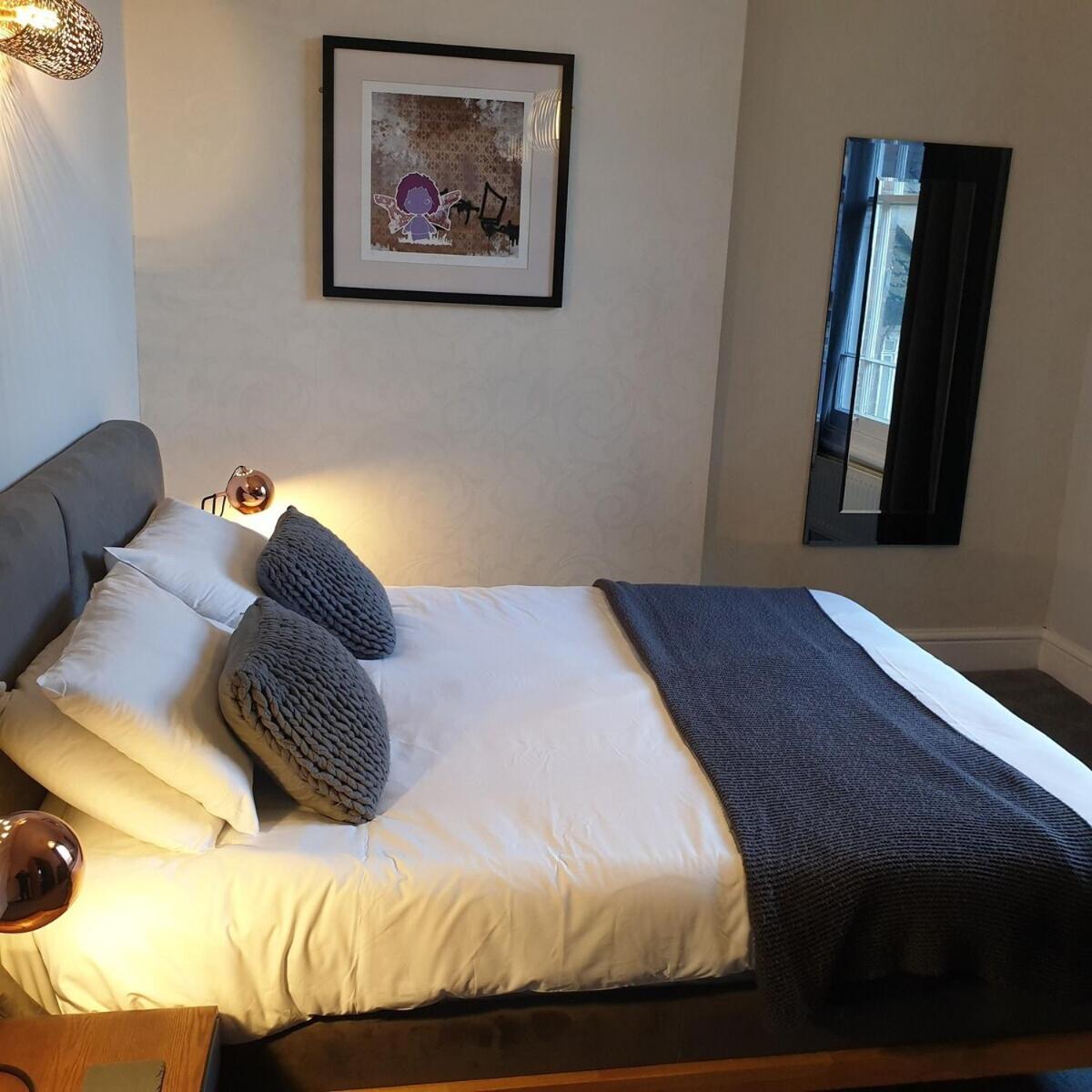 Warwick Place - Leamington Apartments view 2
