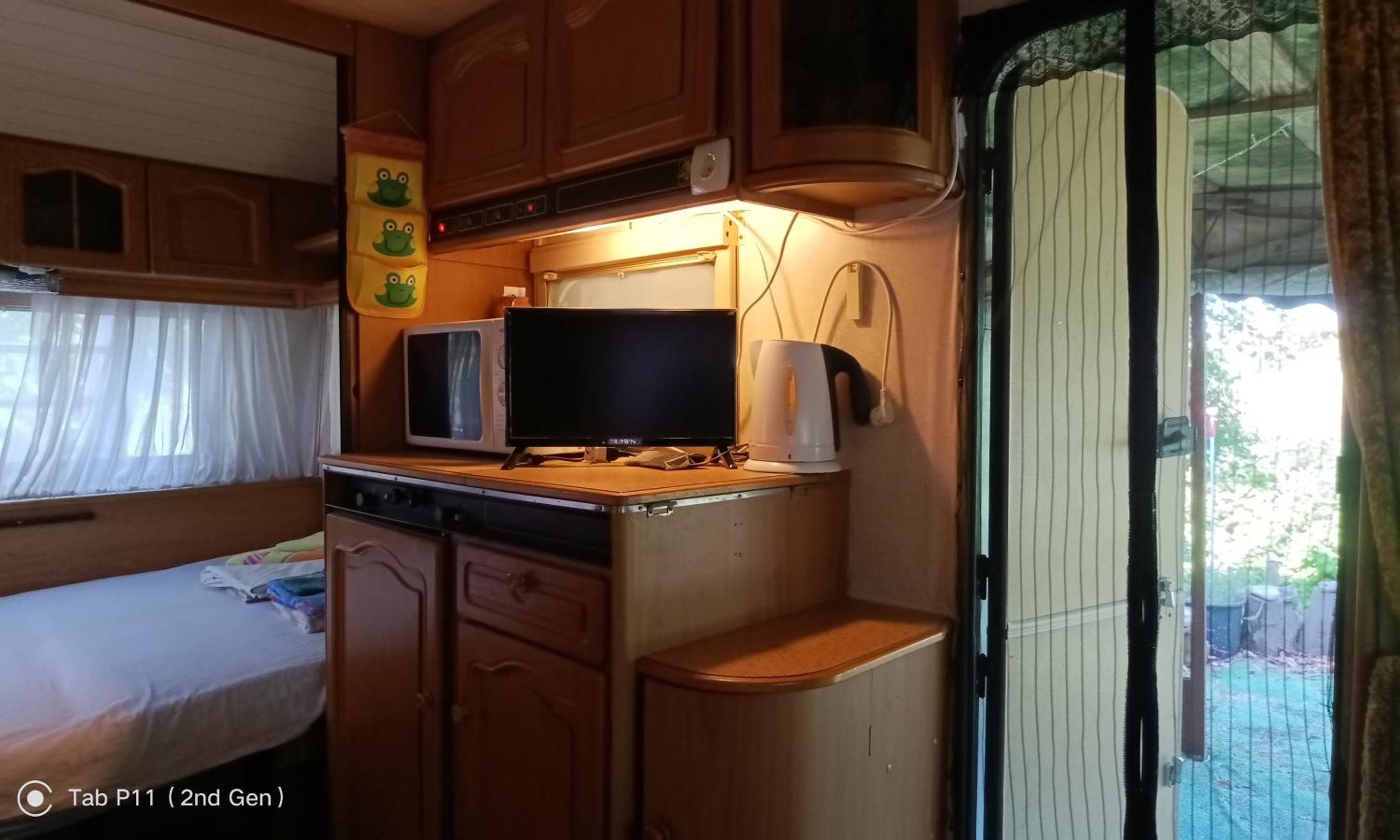 Granichar 1 Caravan