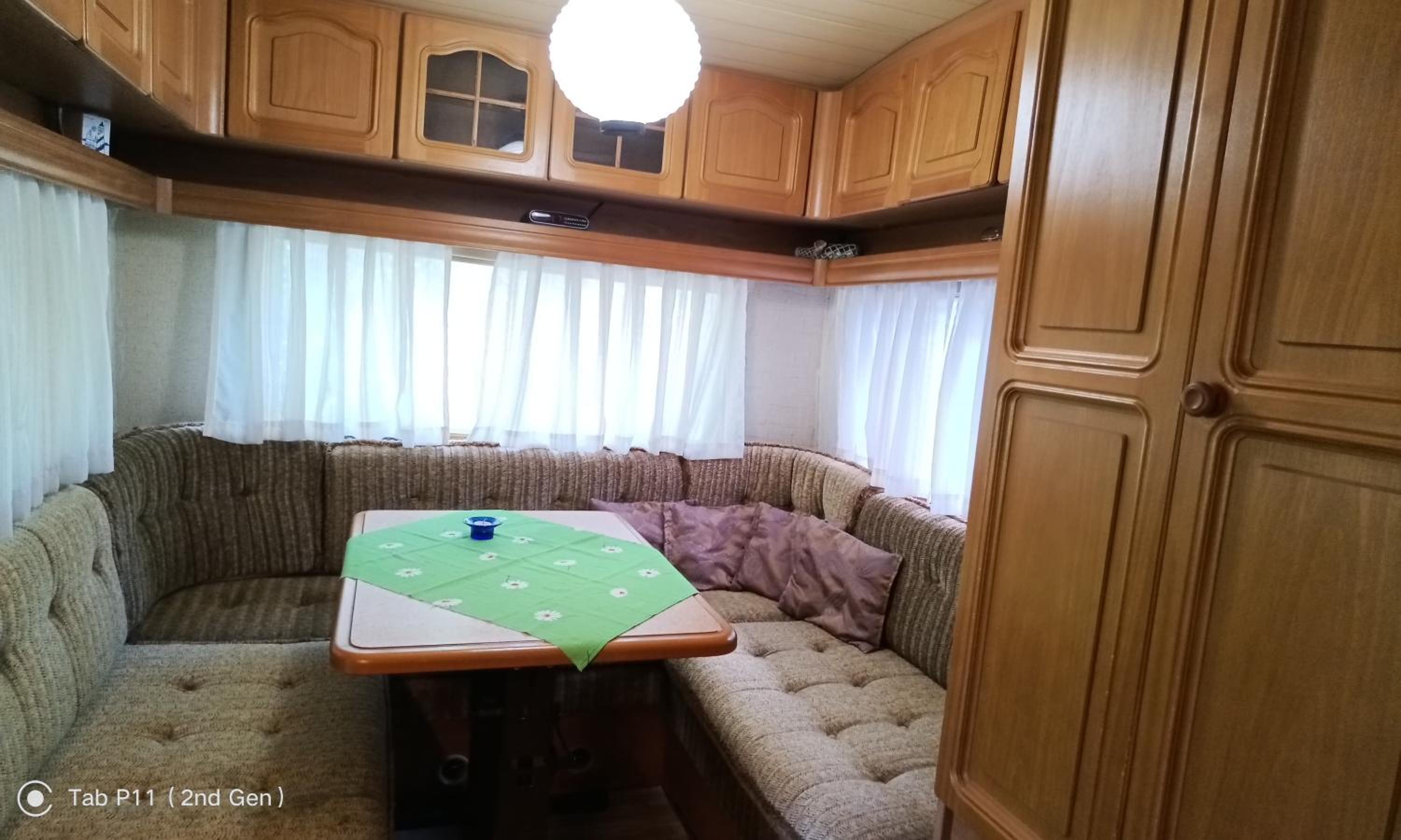 Granichar 1 Caravan